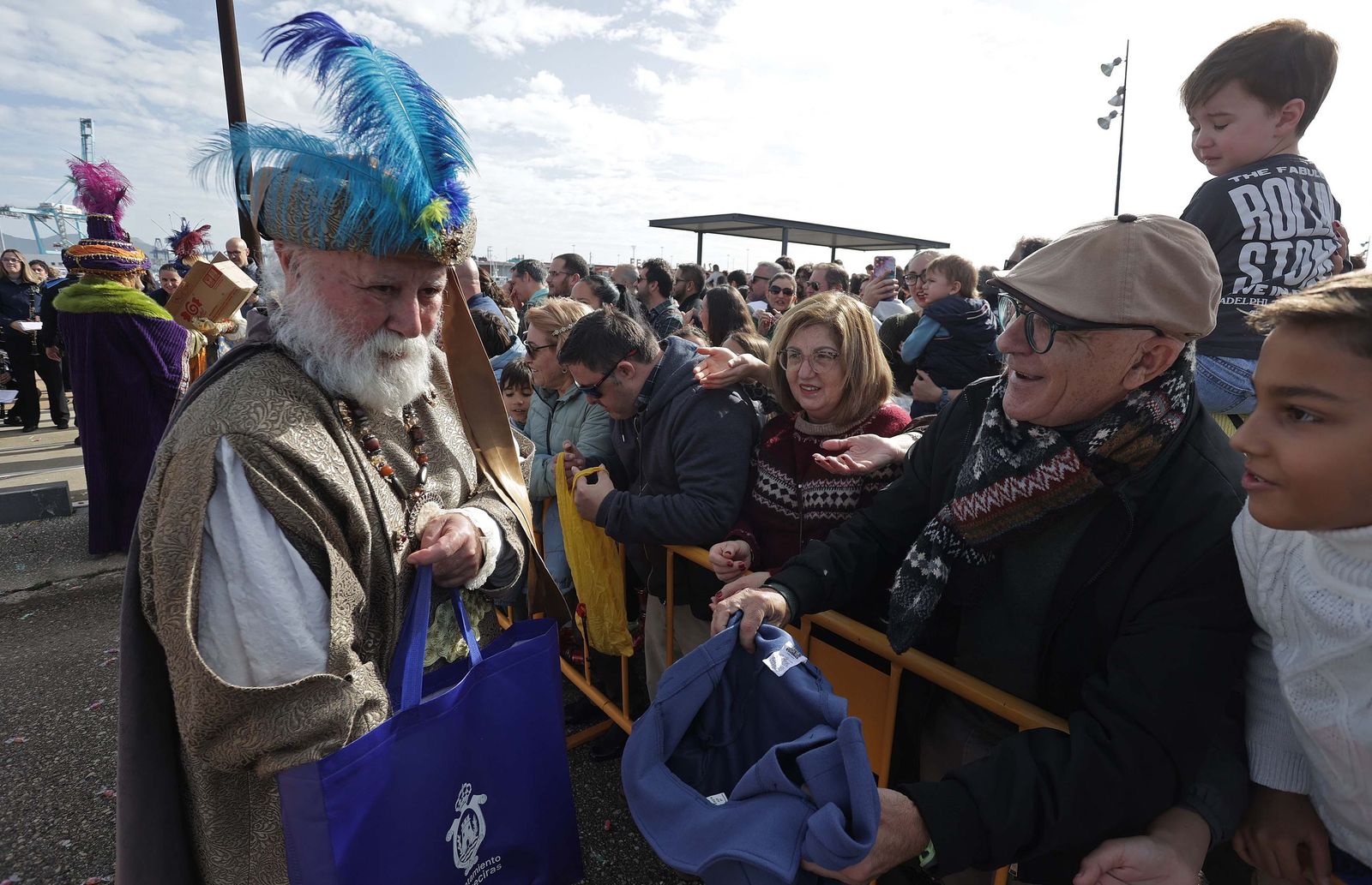 Búscate en el multitudinario arrastre de latas 2026 en Algeciras