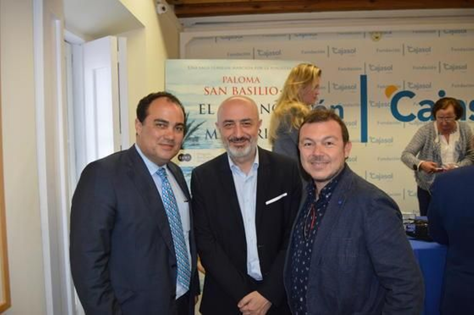 David Fernández, el editor Pablo  Álvarez y Daniel Mejías.

Foto: Ignacio Casas de Ciria