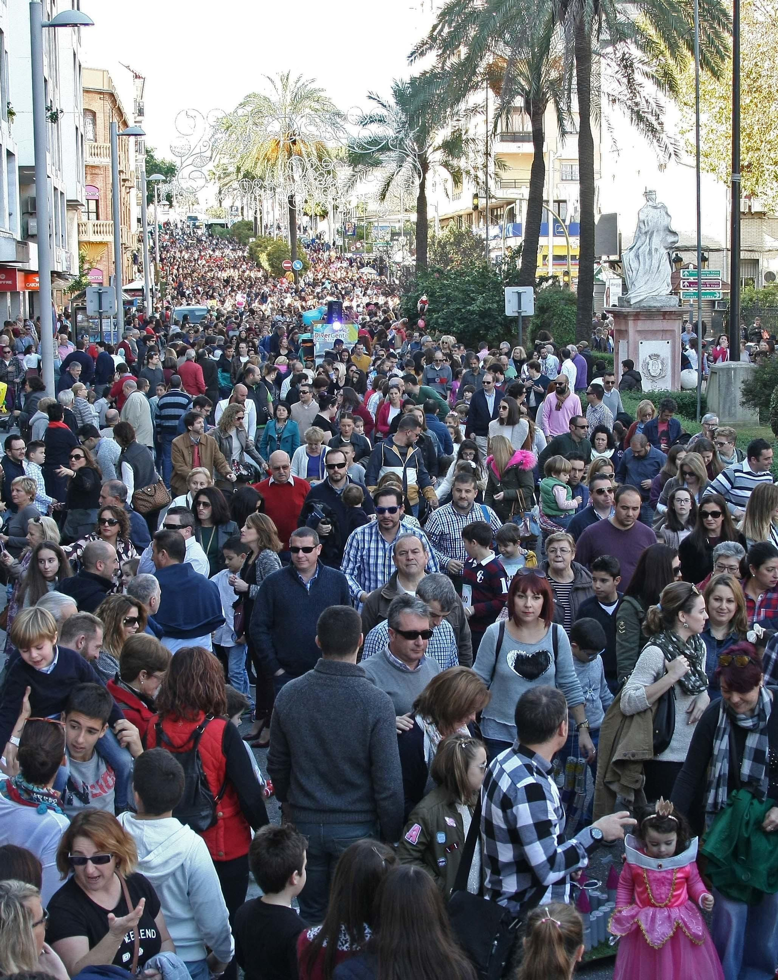 Arrastre de latas en Algeciras