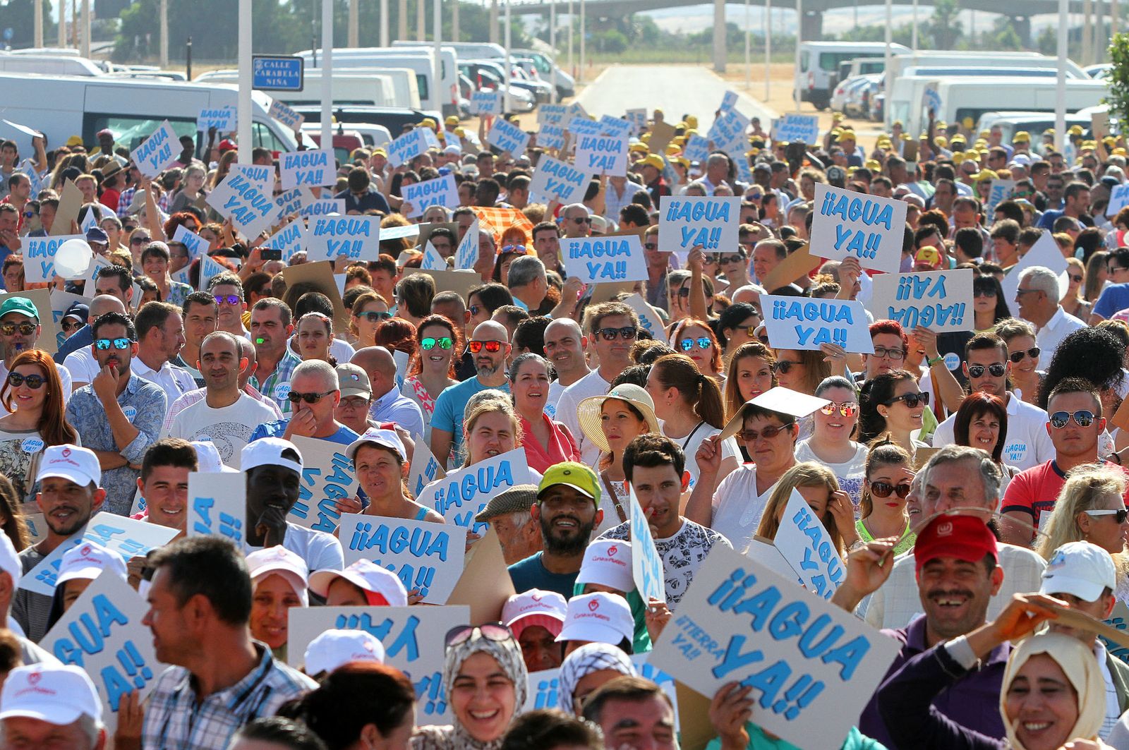 Imágenes de la manifestación para pedir agua y tierra para los regadíos del Condado.
