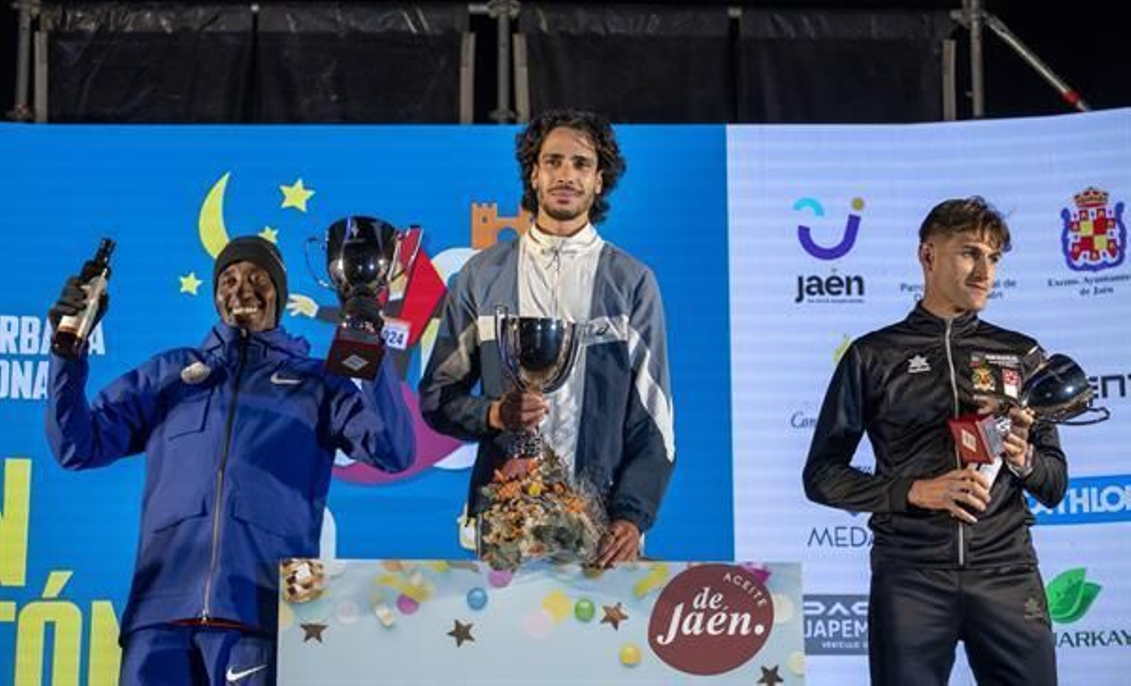 Los tres primeros ganadores en la categoría élite.