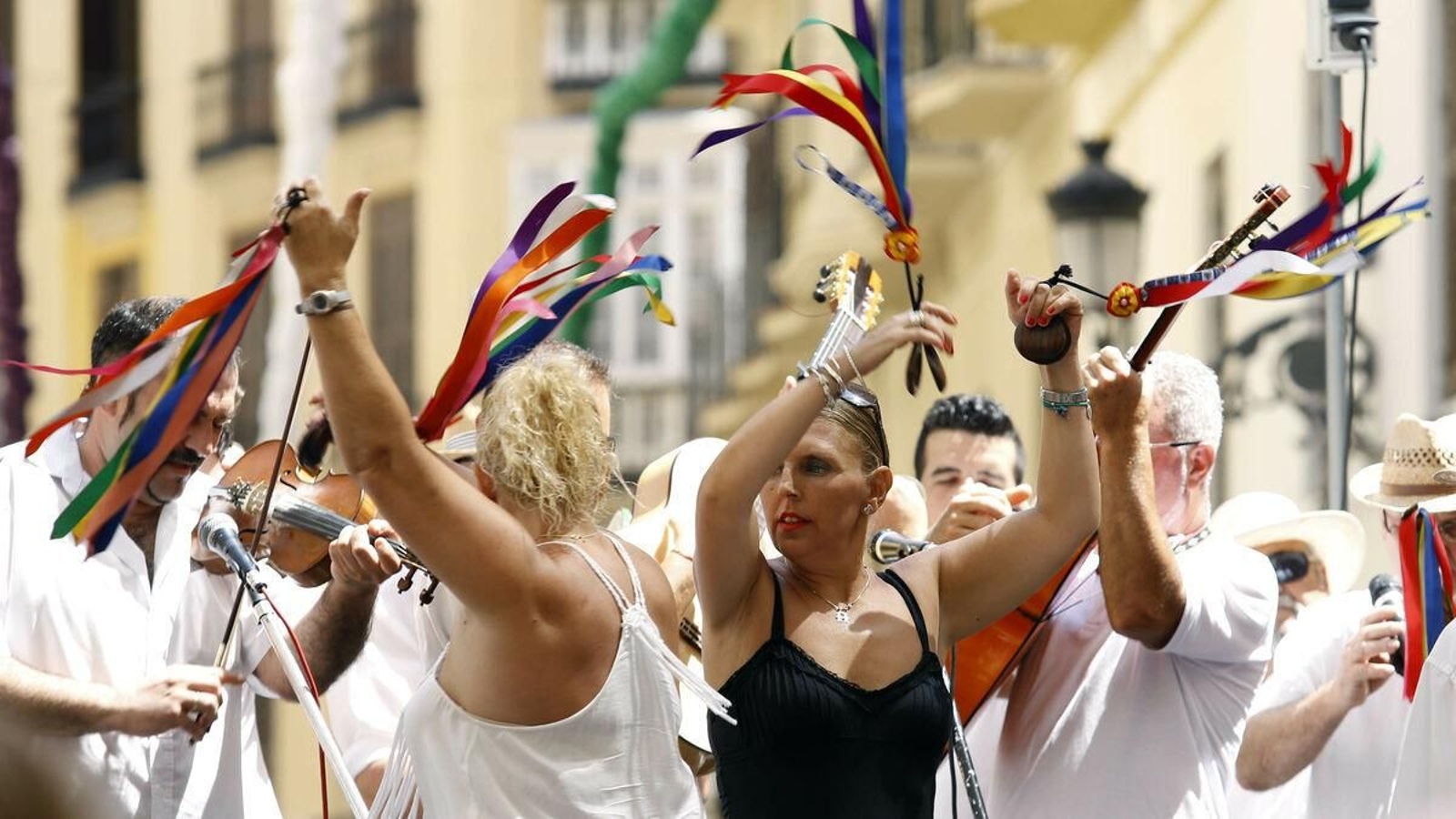 En la Feria de Málaga chocan las tradiciones con los tiempos modernos. En la Feria de Málaga chocan las tradiciones con los tiempos modernos.