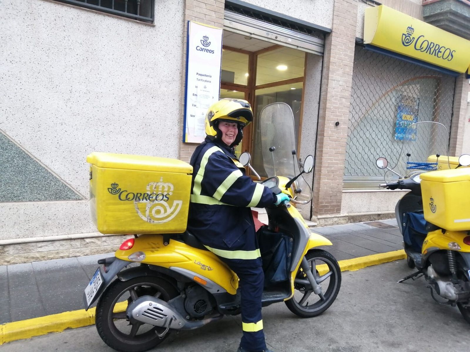 Esther Ruiz, la cartera de Otura,  presenta su poemario