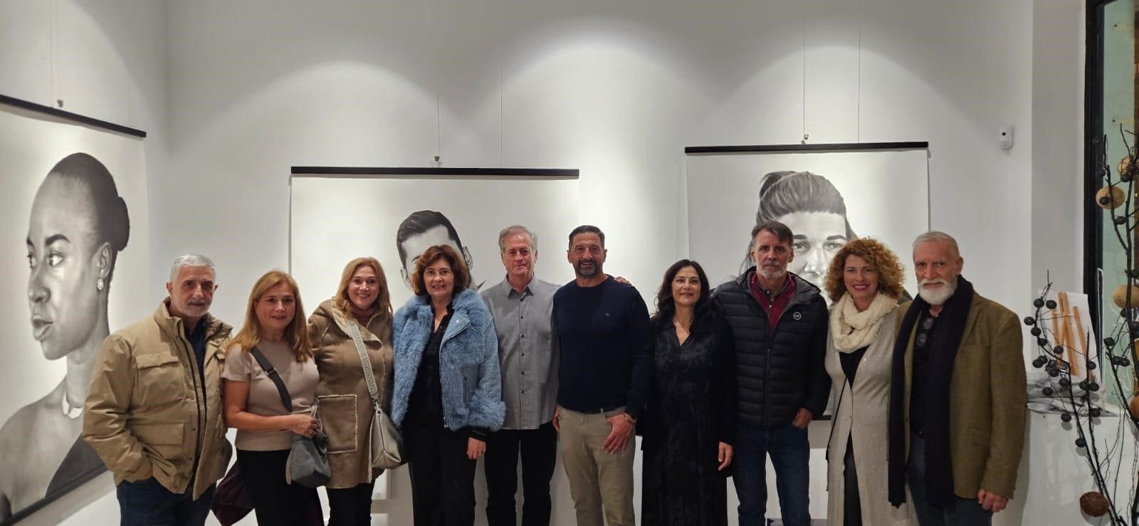 Jorge Guerrero, Rosa y Manuela Fer, Isabel Cosme, Justo Mesa, Antonio Oviedo, Maite Ponde, Antonio Arroyo, Elena Excaron y Manolo Larrán.