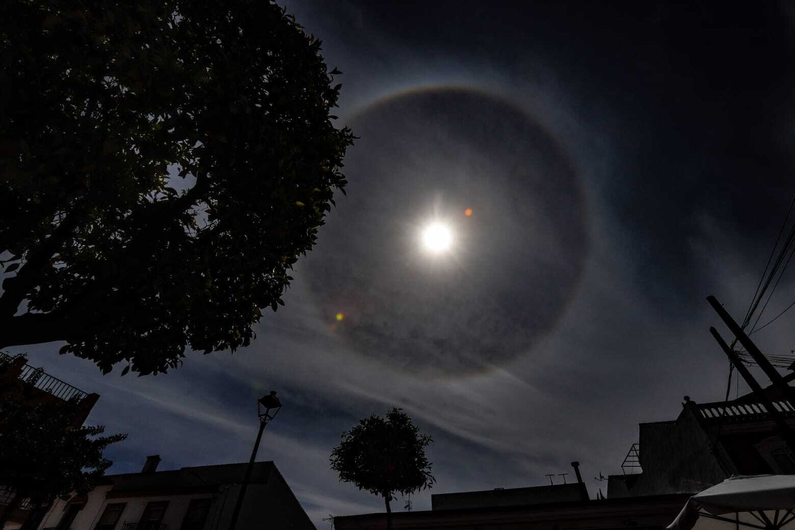 La visión del sol en Huelva durante la jornada.