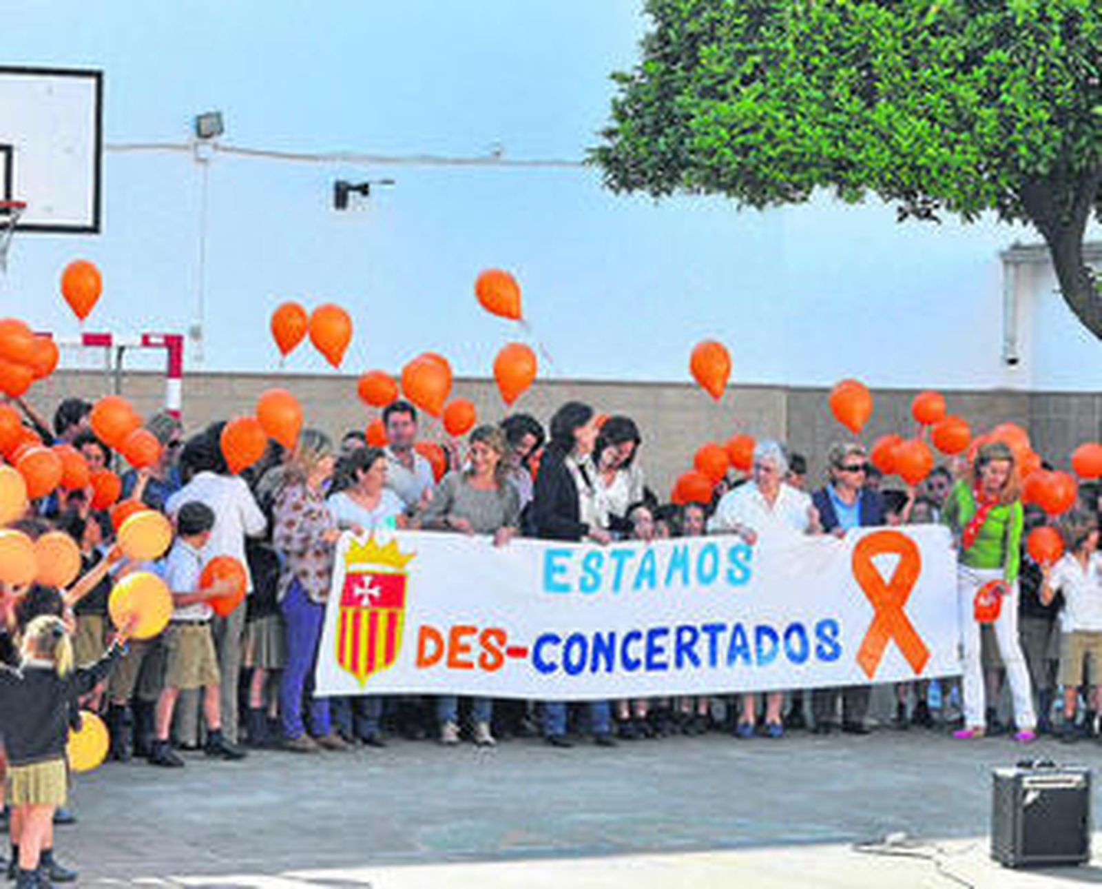Protesta en el Colegio de las Mercedarias de Sevilla por la política de concertación de la Junta.