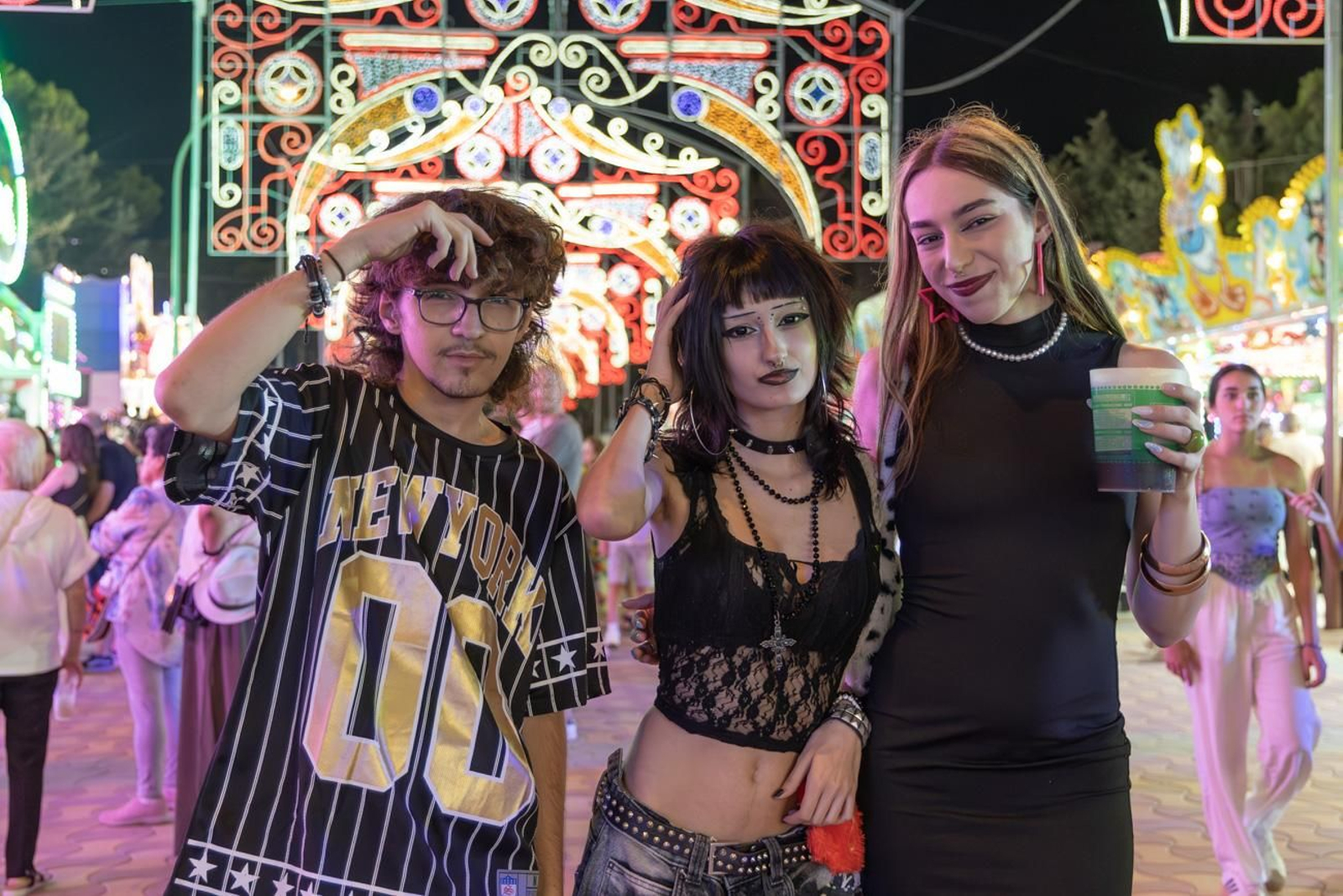 Pasacalles inaugural, fuegos artificiales e iluminación de la portada de feria y del recinto ferial de la Feria de San Bartolomé en Martos