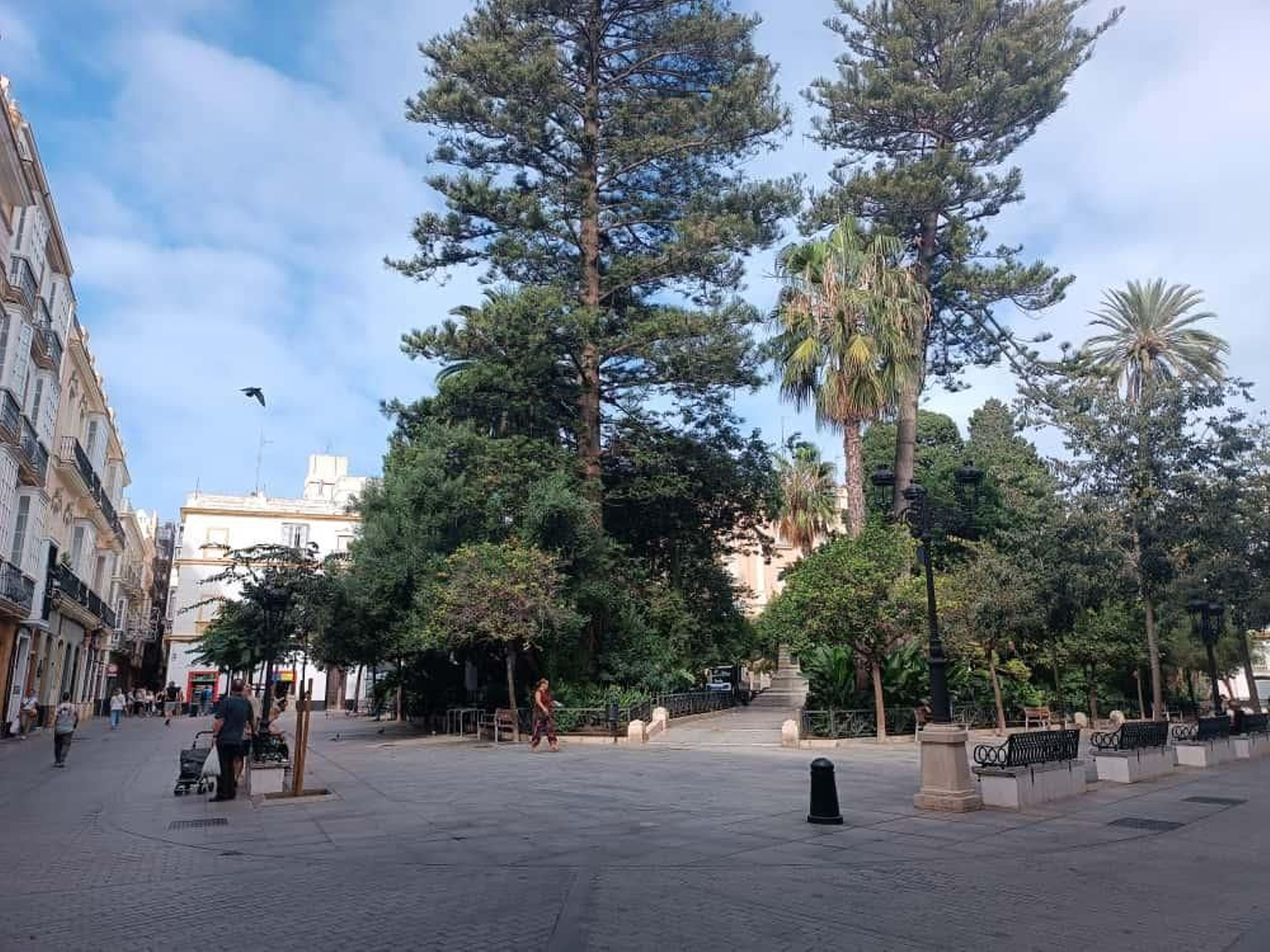 La plaza de Candelaria de Cádiz desprovista de vallado.