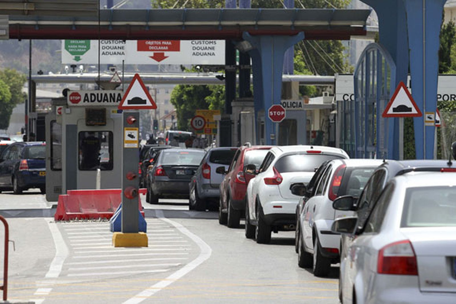 La CE dice que una tasa en la frontera de Gibraltar sería ilegal