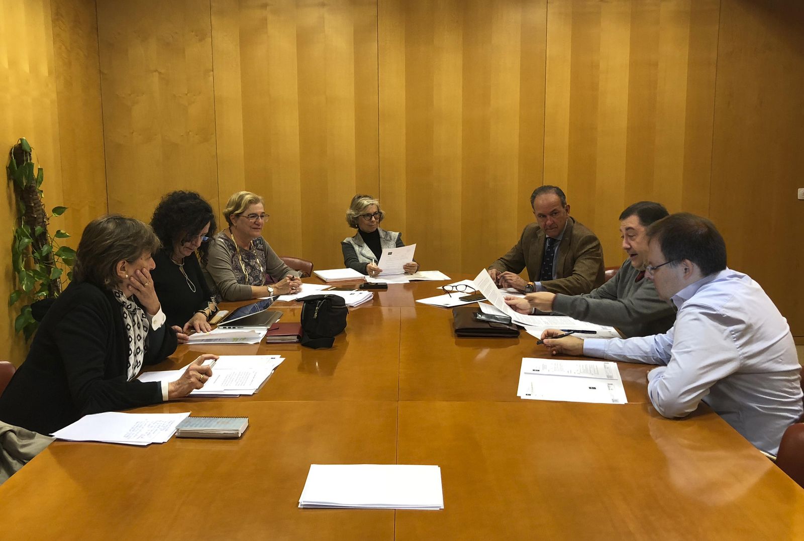 Reunión del jurado del Premio Archivo Hispalense de la Diputación de Sevilla.