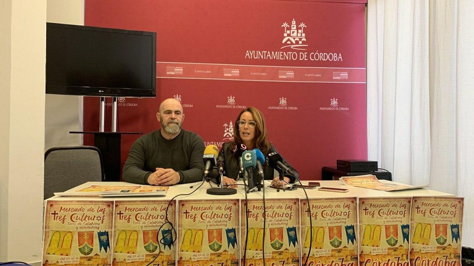 Alberto Almadro y Marián Aguilar en la presentación del Mercado de las Tres Culturas.