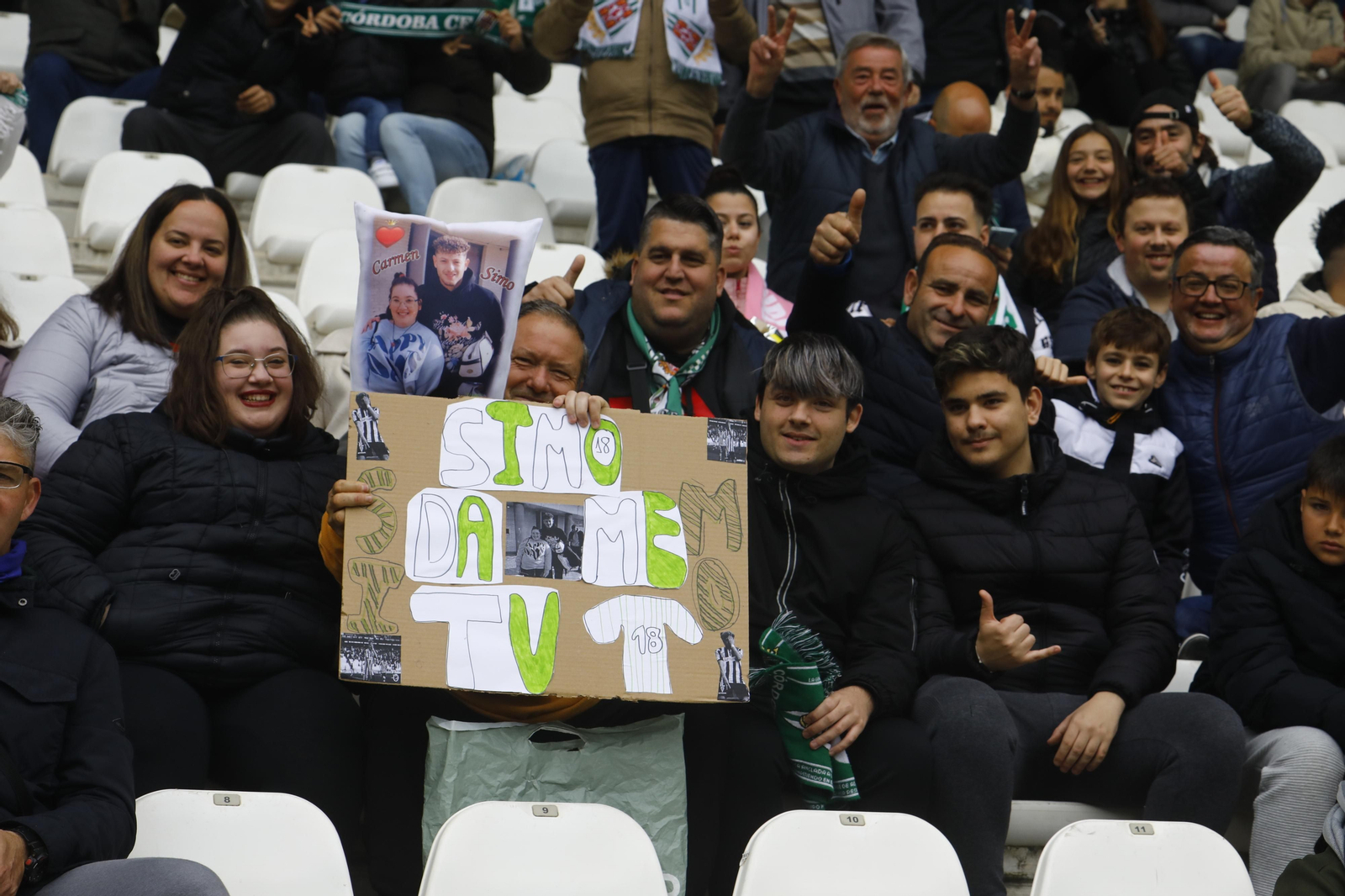 El ambiente en las gradas de El Arcángel para el Córdoba CF - Cultural Leonesa, en imágenes