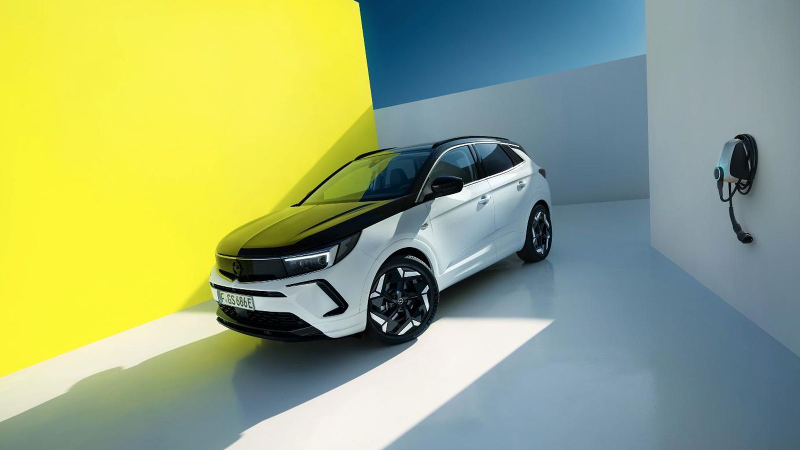 Este Grandland GSe es el modelo más potente hoy de la familia Opel con sus 300 CV. También es el más costoso de la gama.