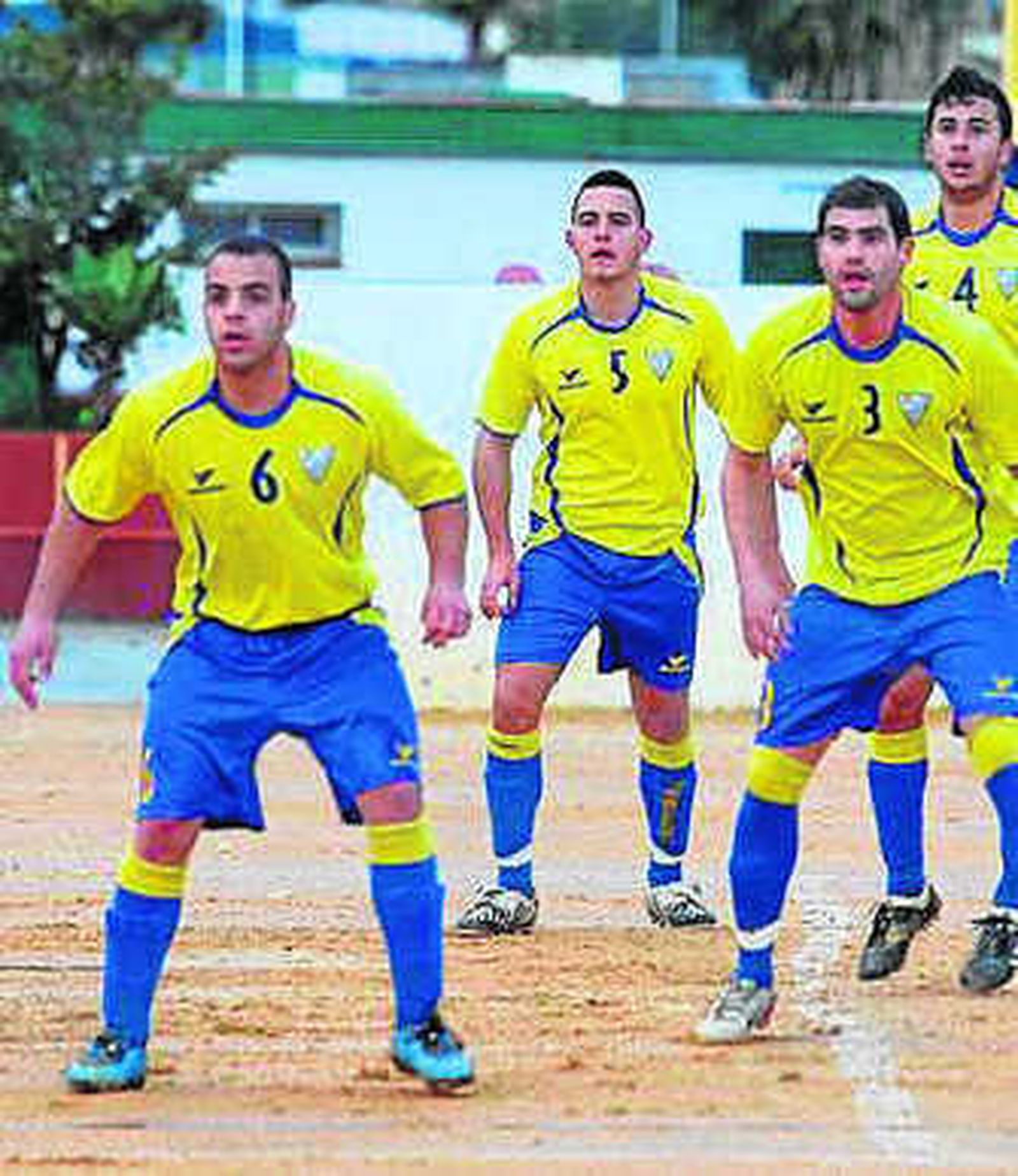Javi Moreno (6) y Óscar (5), bajas.