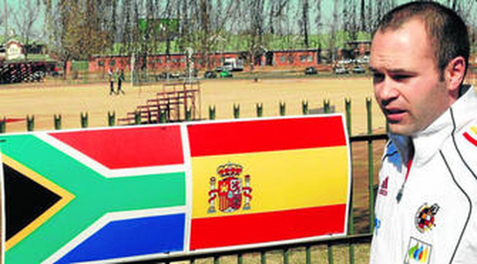 De linieres, moragas y besos reales