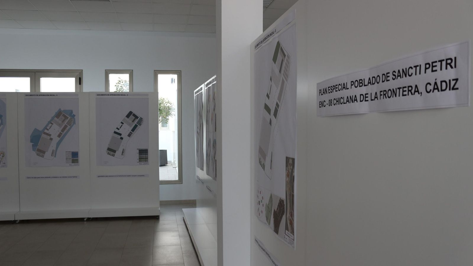 Paneles instalados en la Fábrica de la Luz para exponer el plan. Paneles instalados en la Fábrica de la Luz para exponer el plan.
