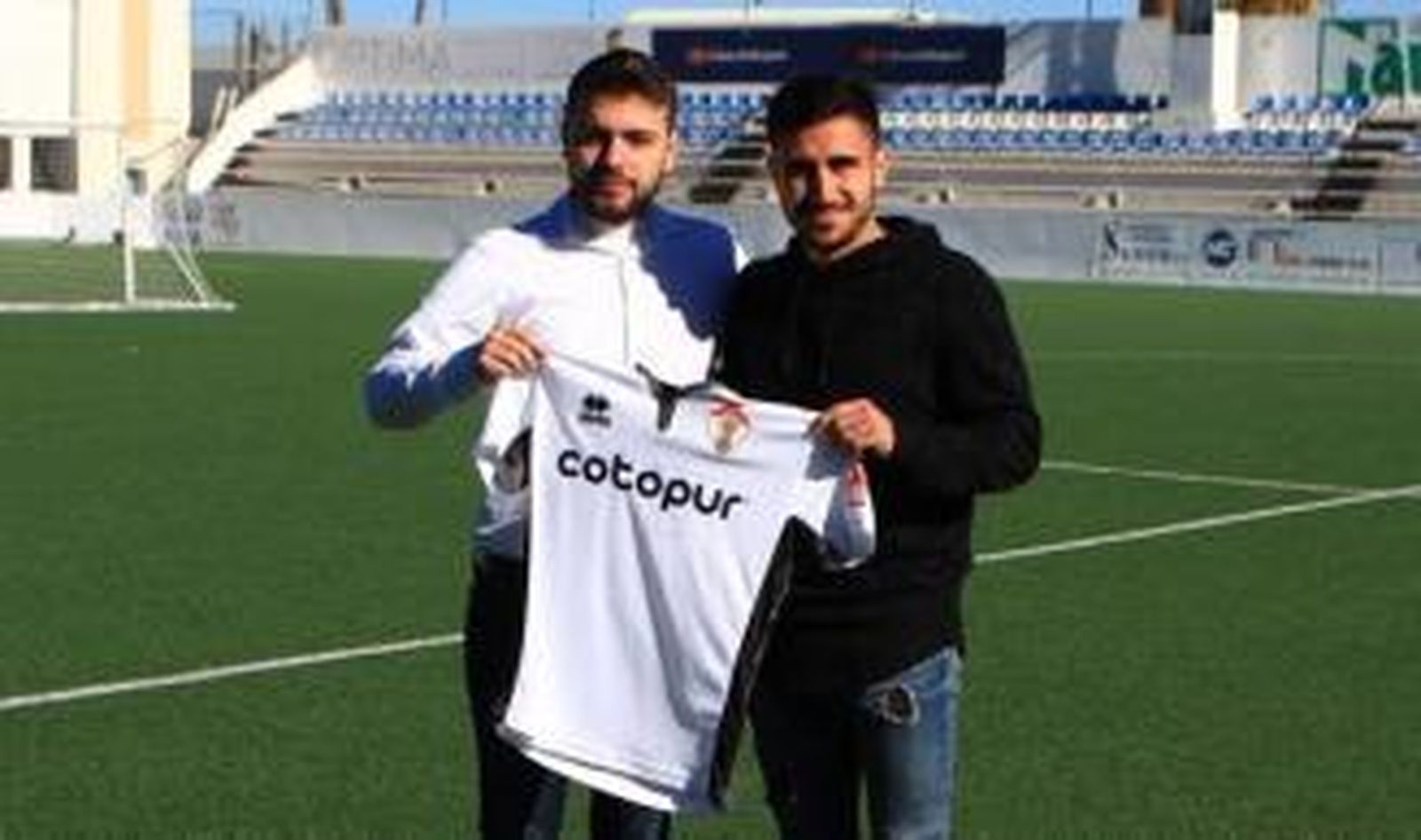 Javi Zarzo, en su presentación como jugador del Ontinyent, en enero de 2018