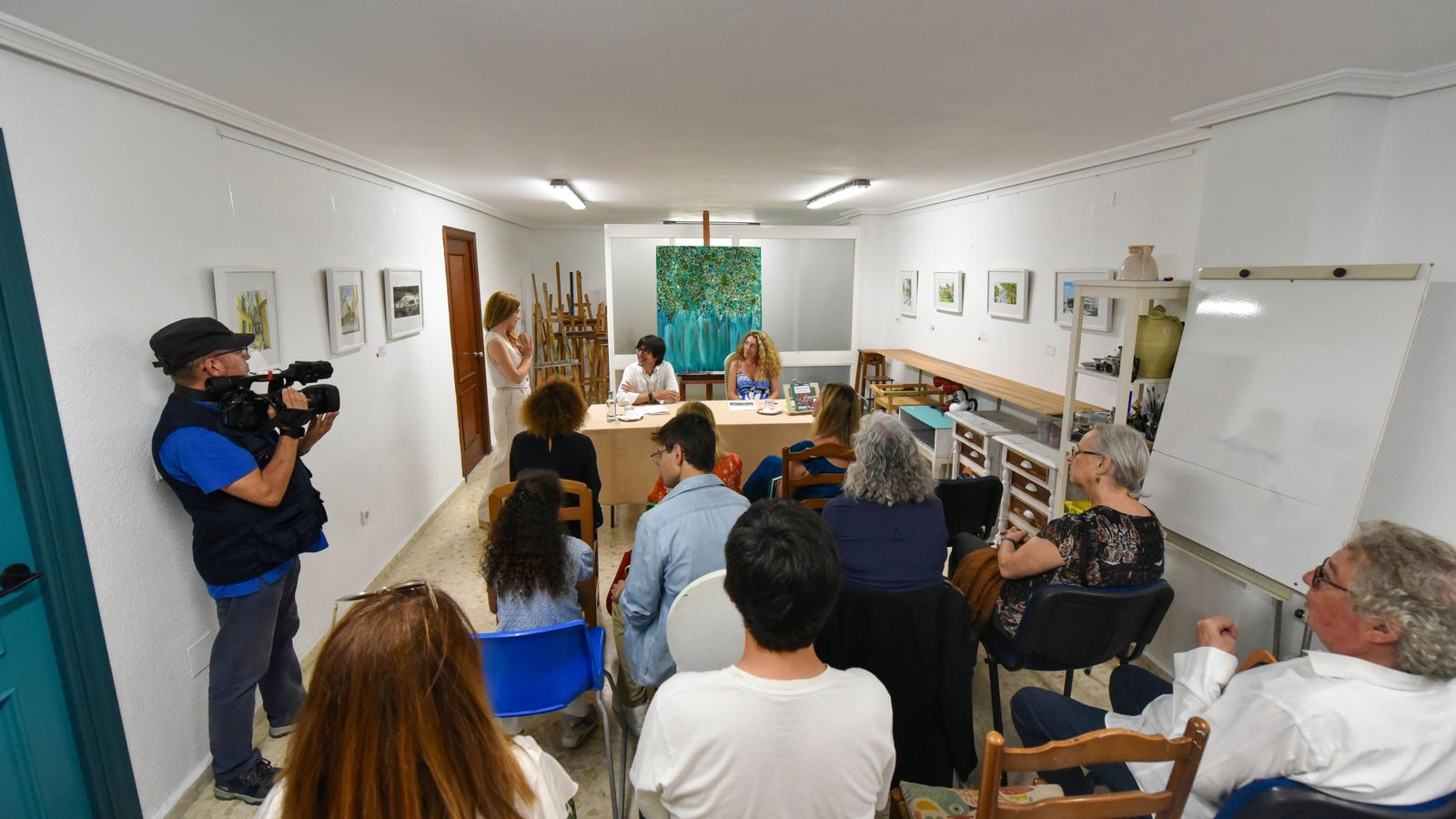 Fotos de la presentación del libro 'Mientras la lluvia' de Jóse Ángel Cadelo