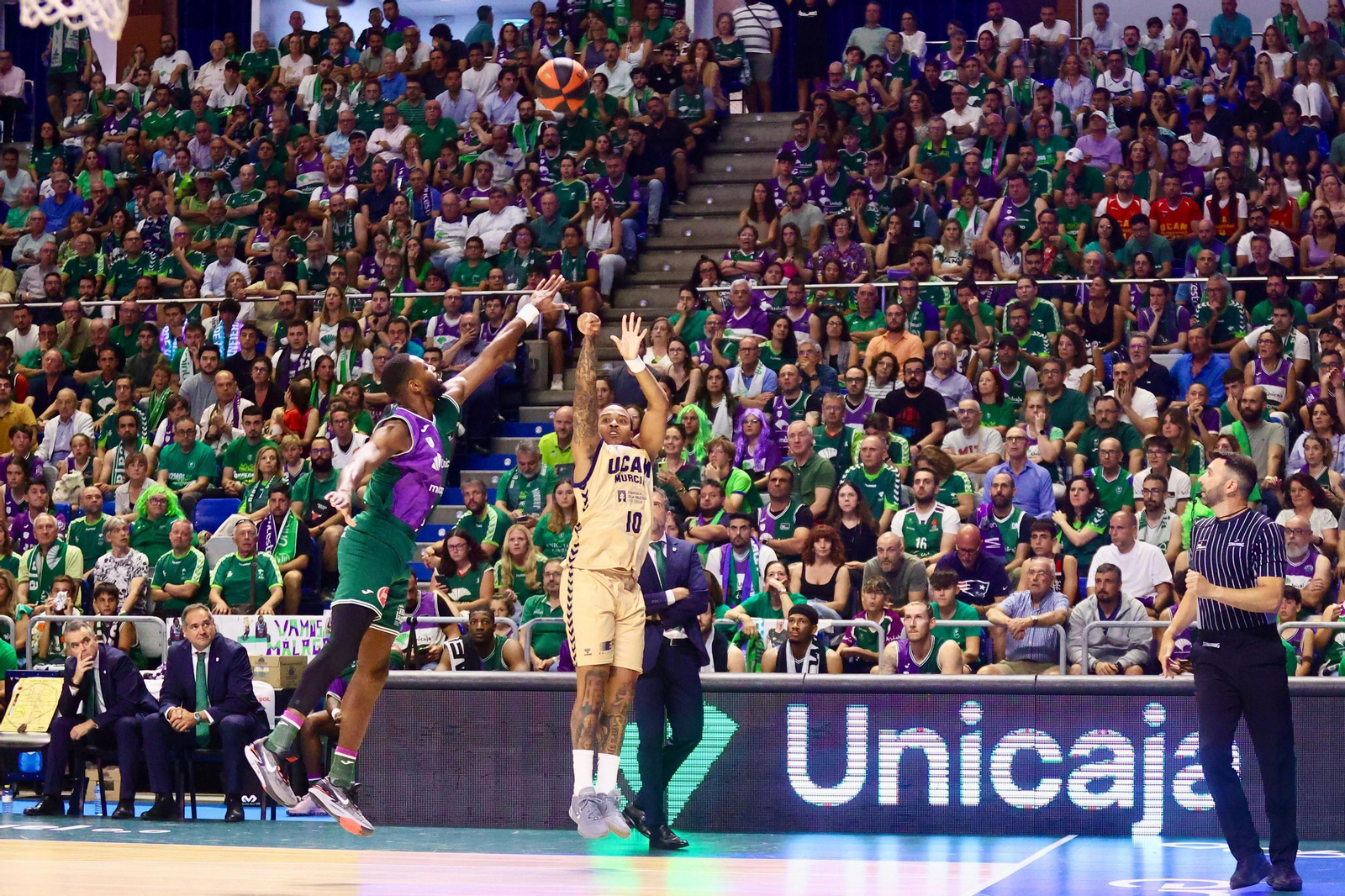 El quinto partido entre el Unicaja y el UCAM Murcia, en imágenes