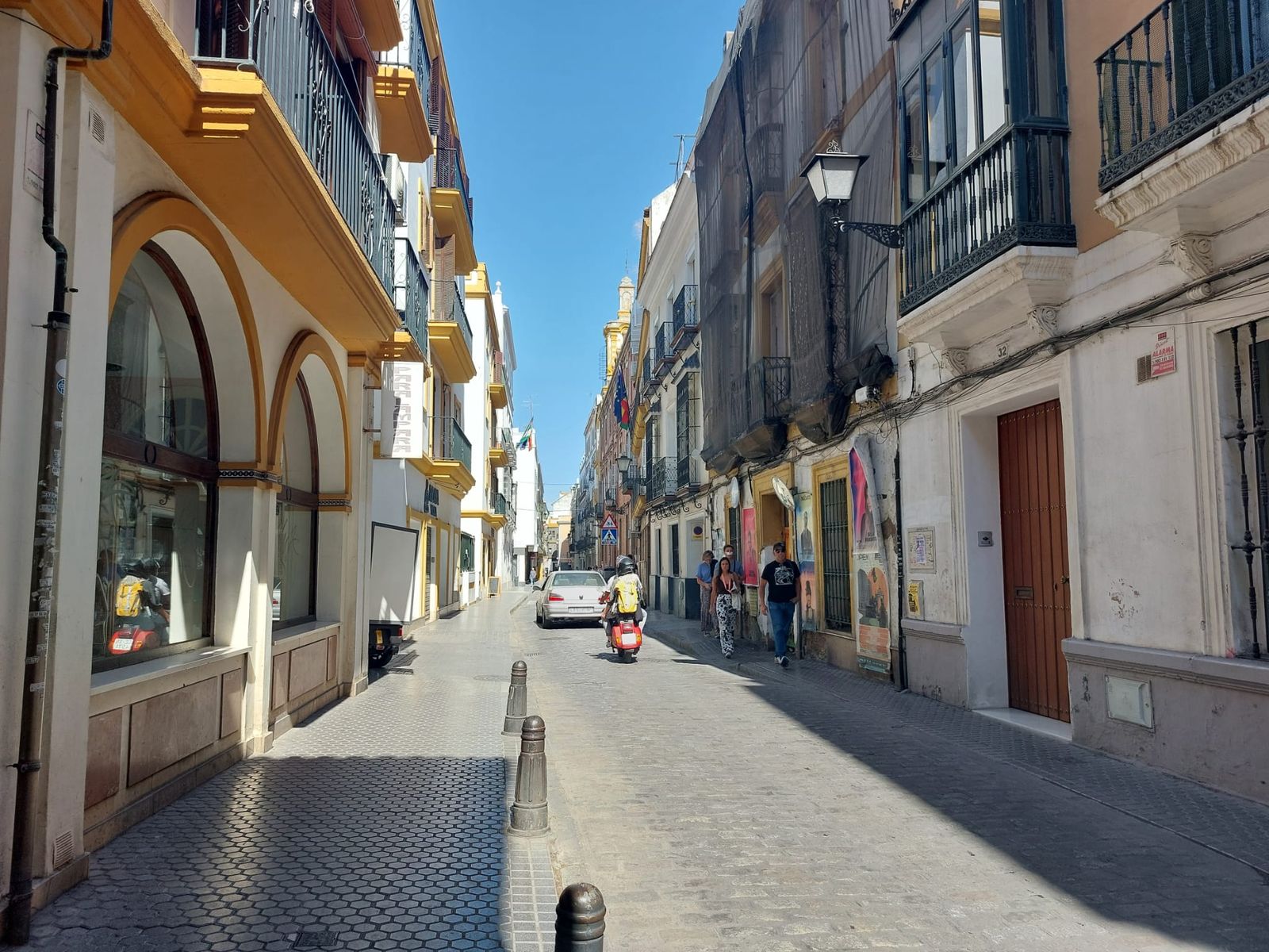 El tramo de Jesús del Gran Poder donde Cruz Roja ha abierto un Centro de Refugiados