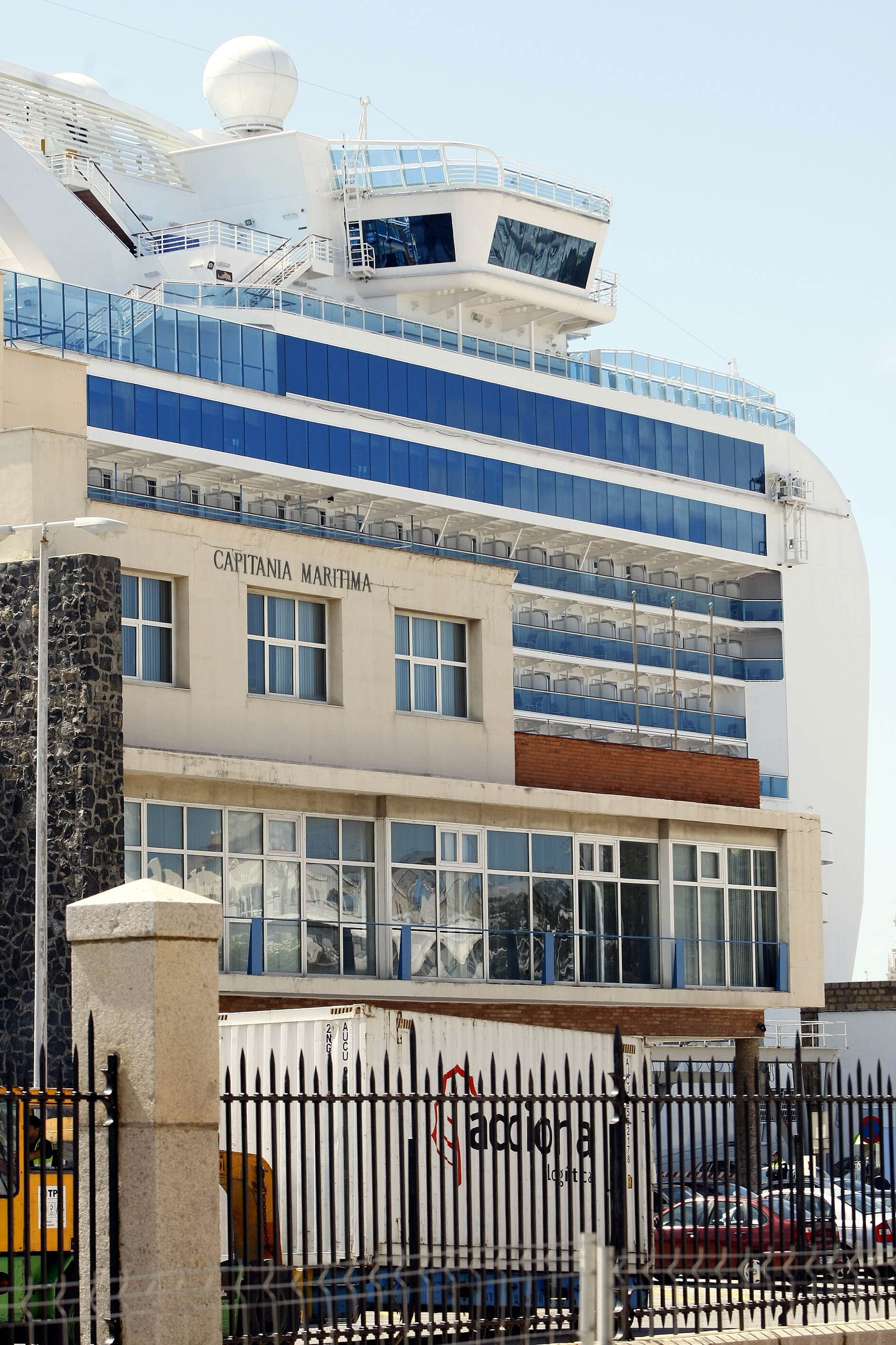 Imagen de archivo del edificio que alberga la Capitanía Marítima del puerto de Cádiz
