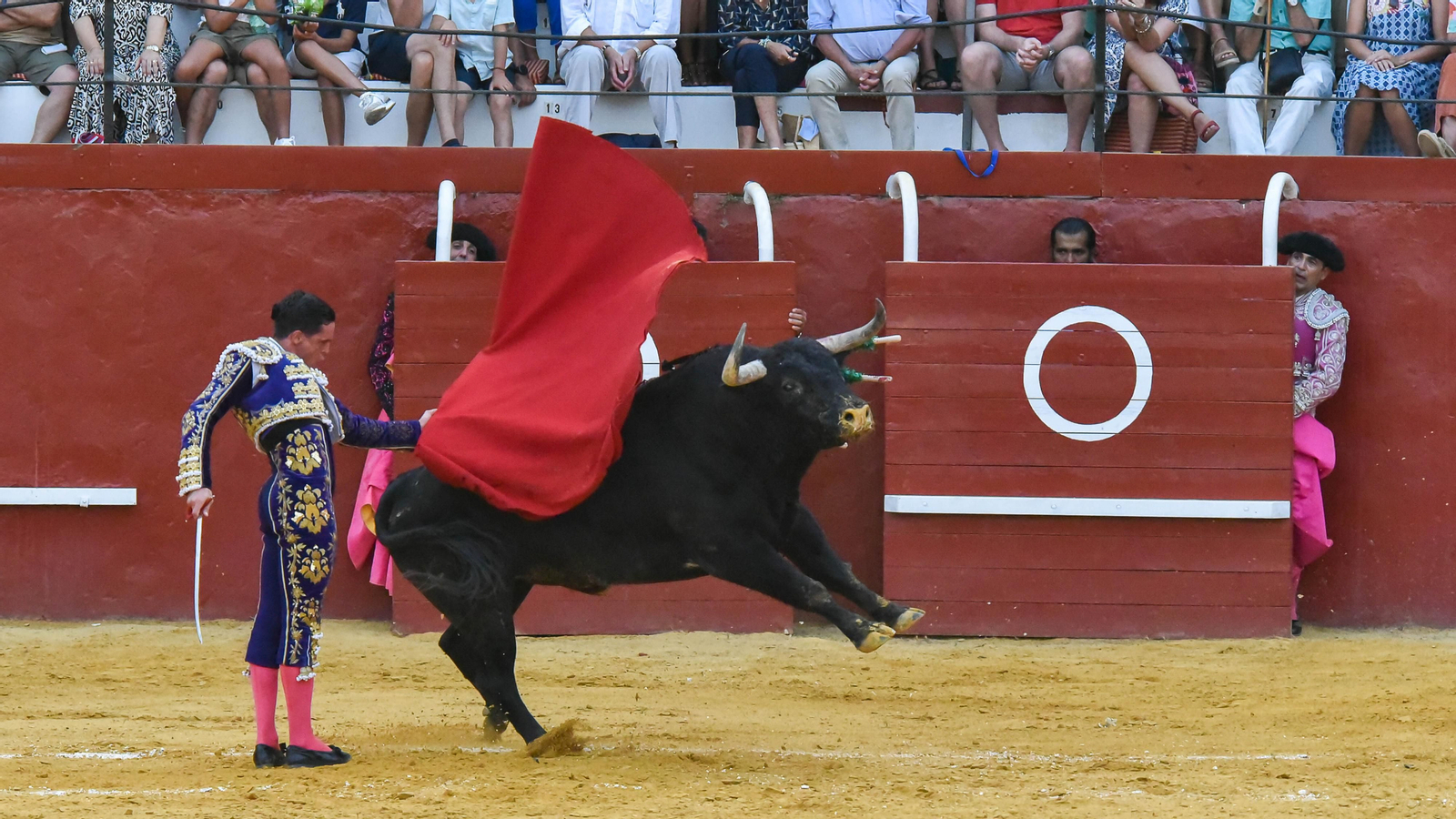 El festejo mixto de la Feria Real de San Roque, en imágenes