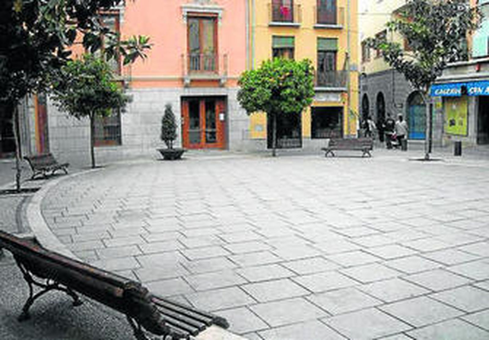 Los hechos ocurrieron el lunes en la plaza de Radiogranada.