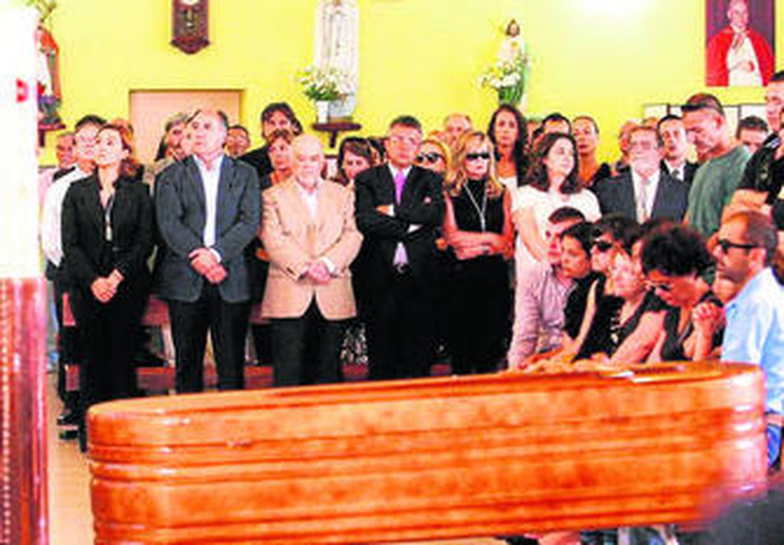 Una imagen del funeral, ayer en La Línea.