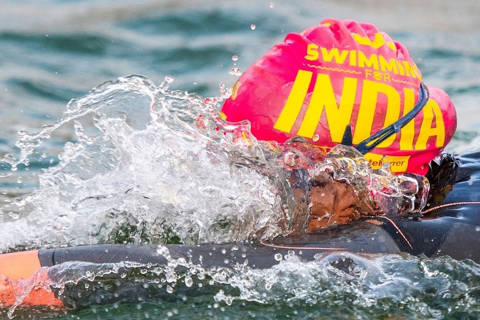 Triatlón a lo largo del Guadalquivir a beneficio de la Fundación Vicente Ferrer