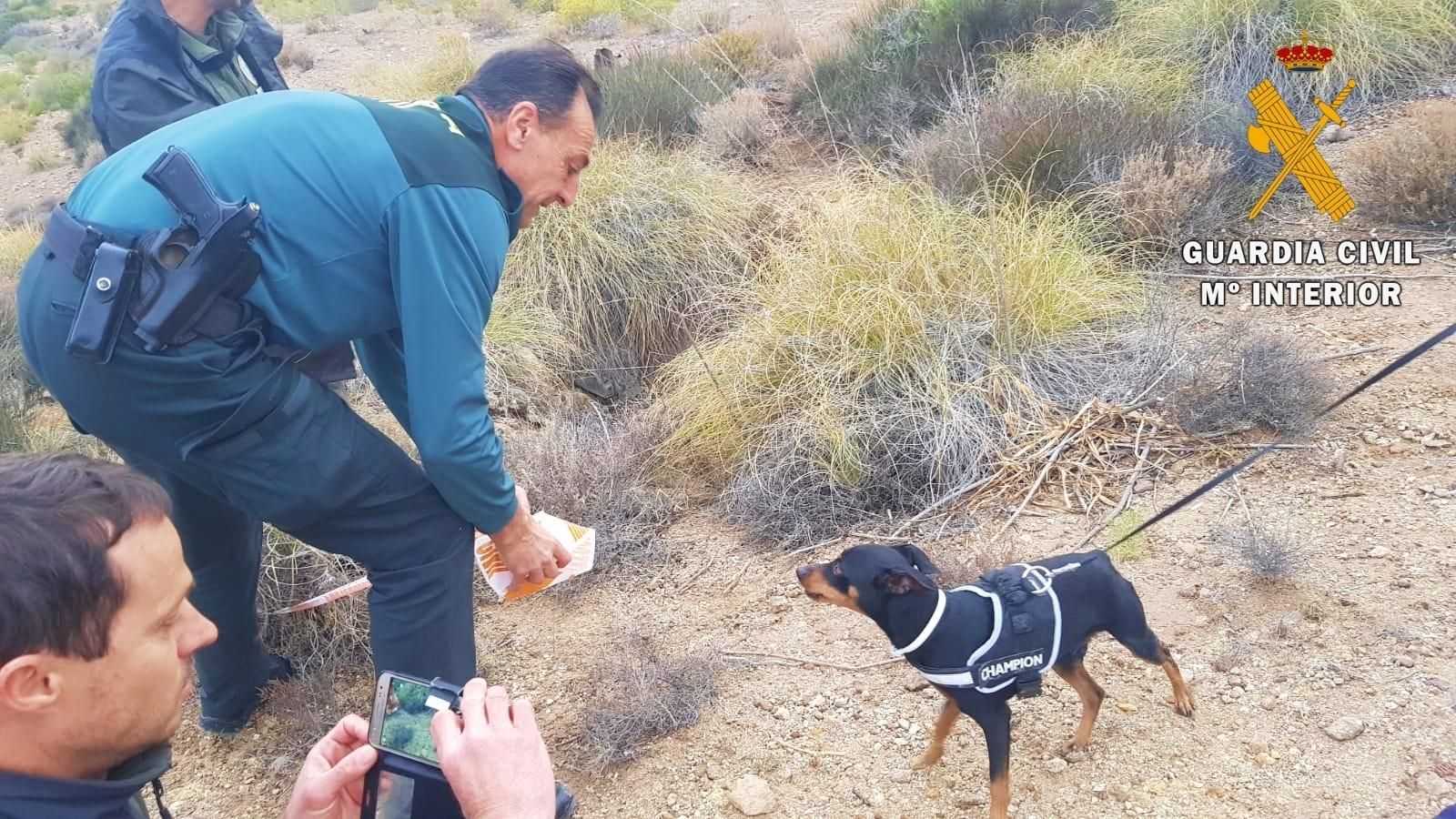 Momento del rescate del perro Paco