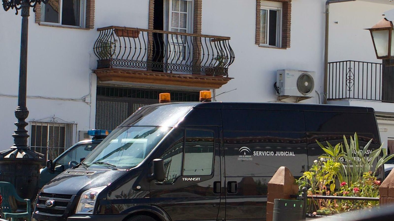 El furgón del Servicio Judicial en Cortes de la Frontera.