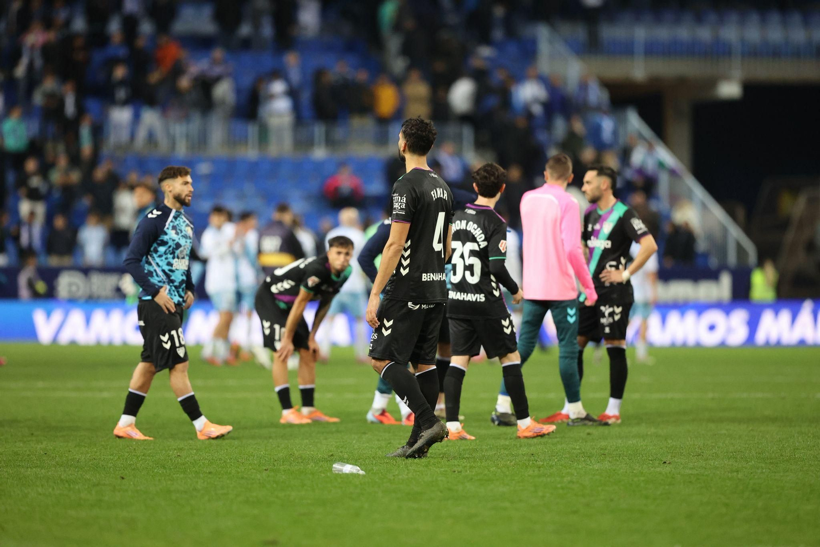 Los jugadores, tras el Málaga-Zaragoza.