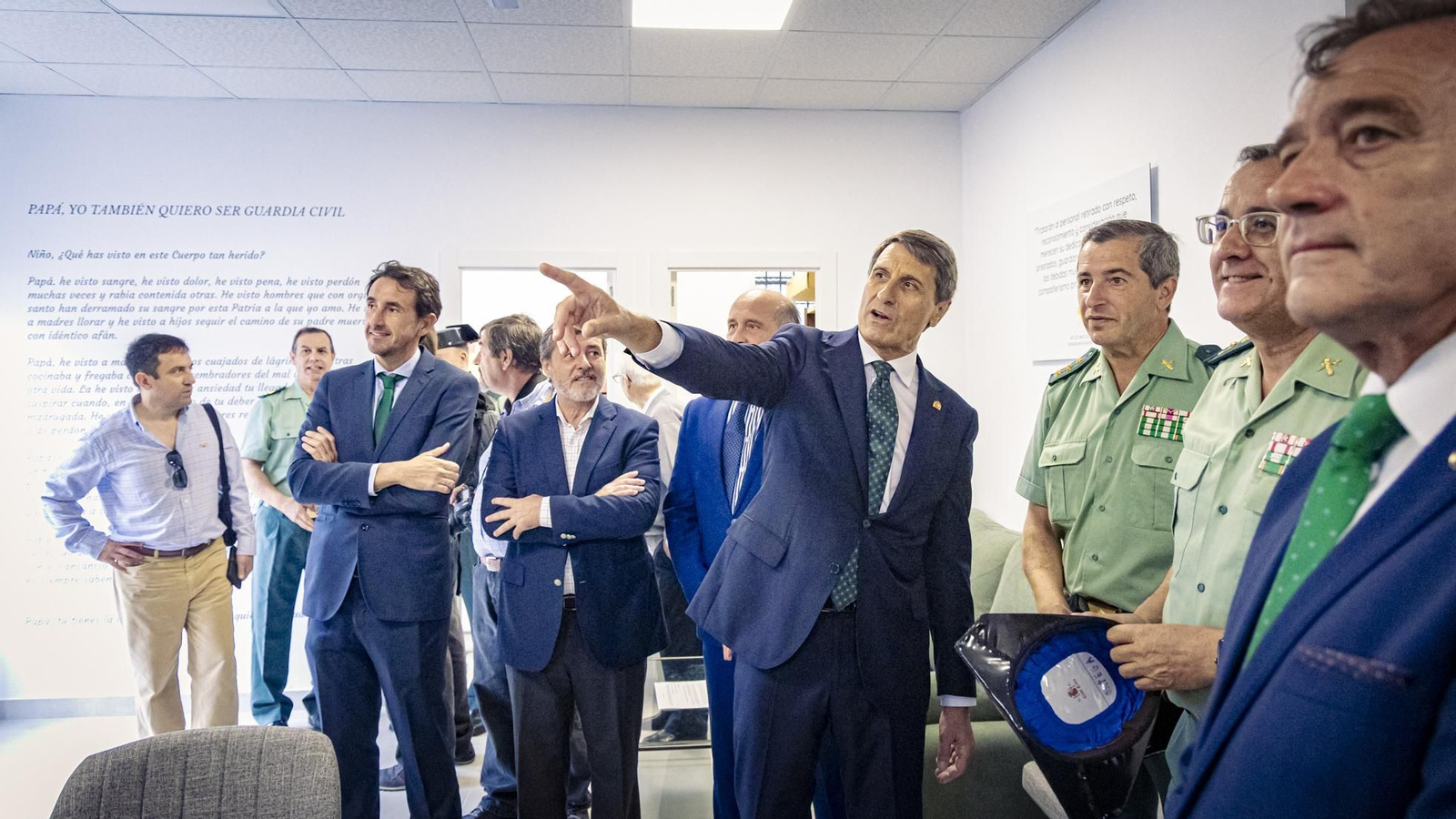 Las imágenes de la inauguración Casa del Veterano de la Guardia Civil en Cádiz