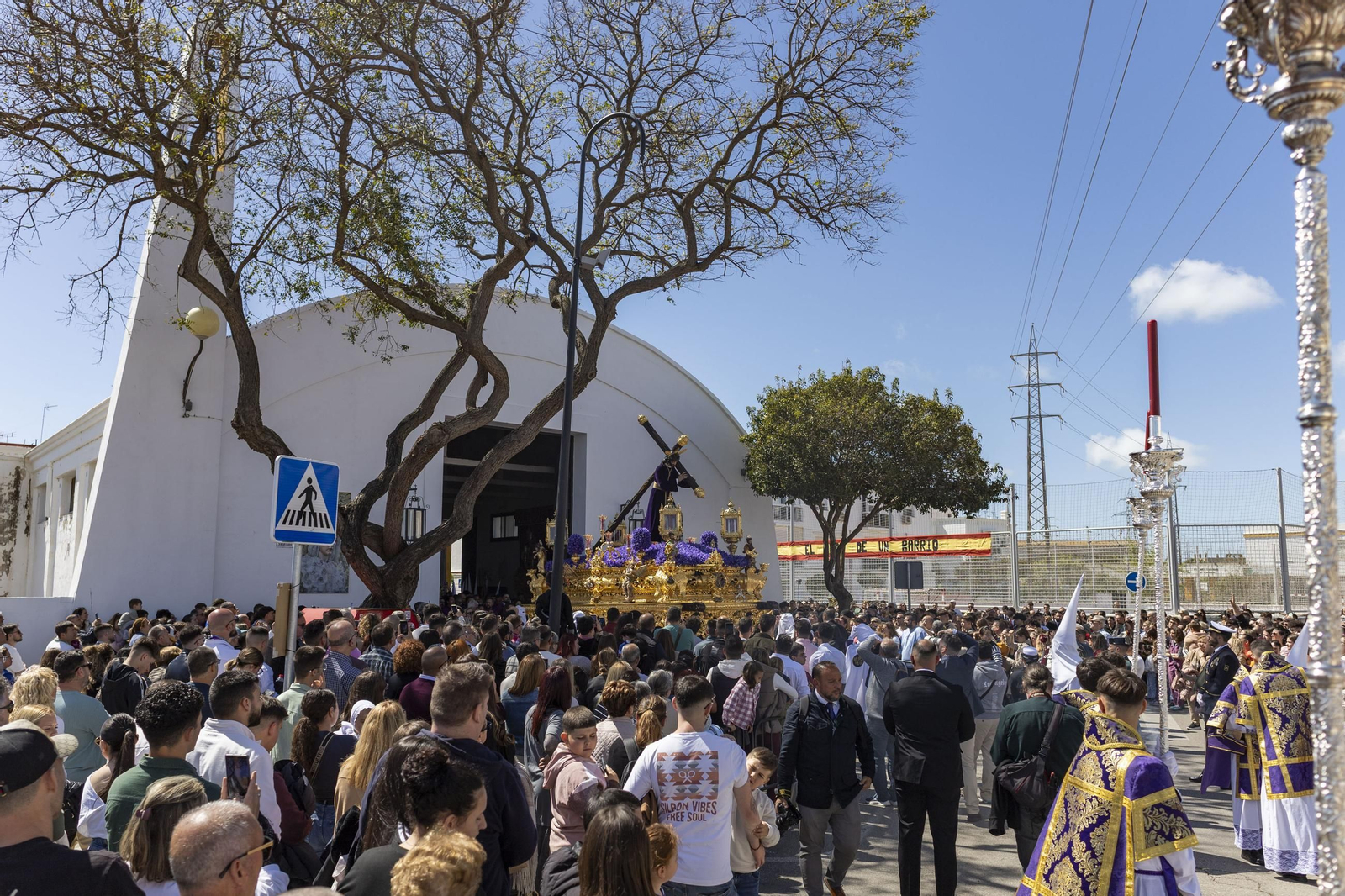 En imágenes, Gran Poder adeanta su salida y recorta su recorrido en el Miércoles Santo de la Semana Santa 2025 de San Fernando