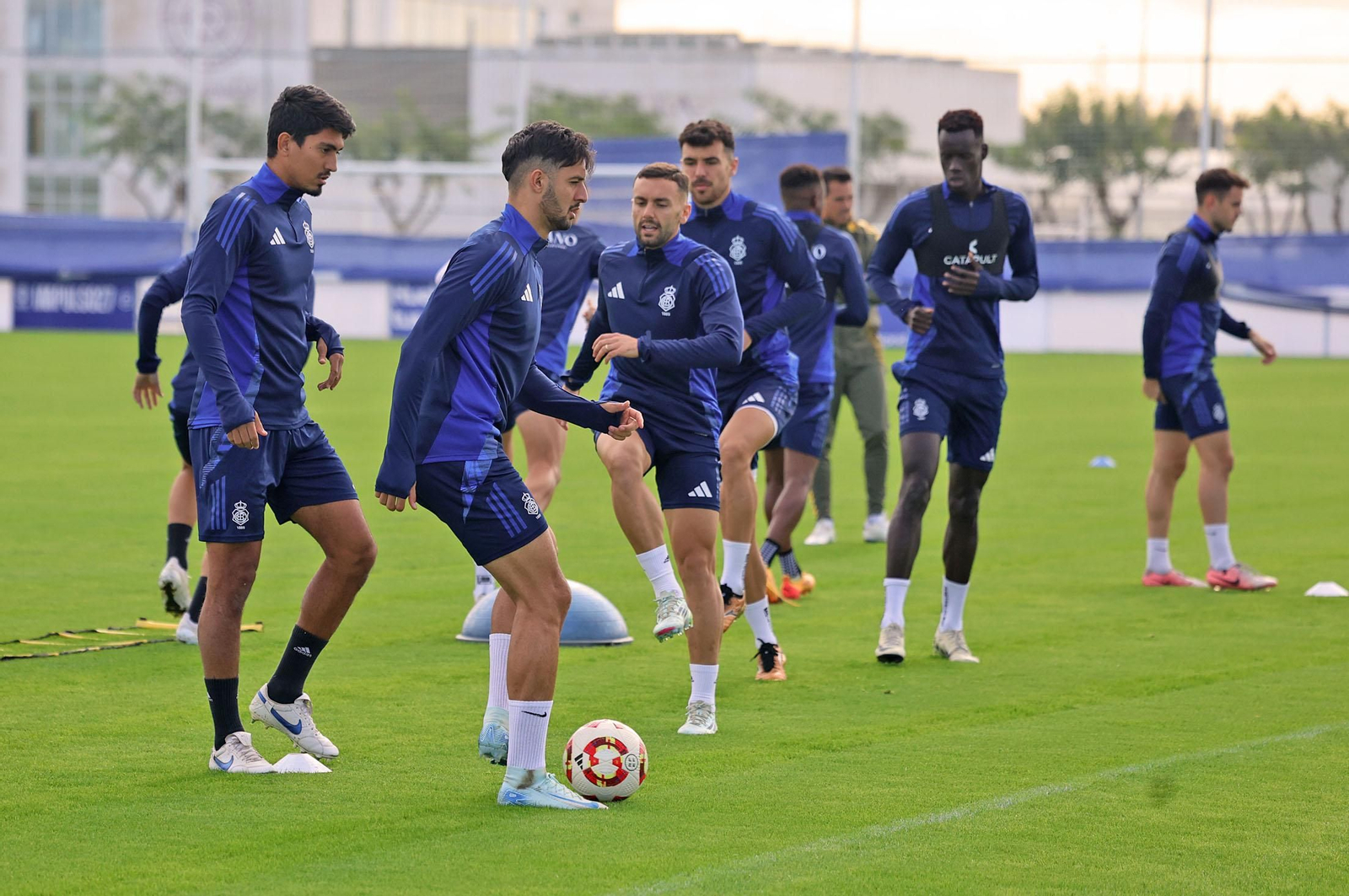 Imágenes del entrenamiento del Recre en la Ciudad Deportiva Francisco Mendoza