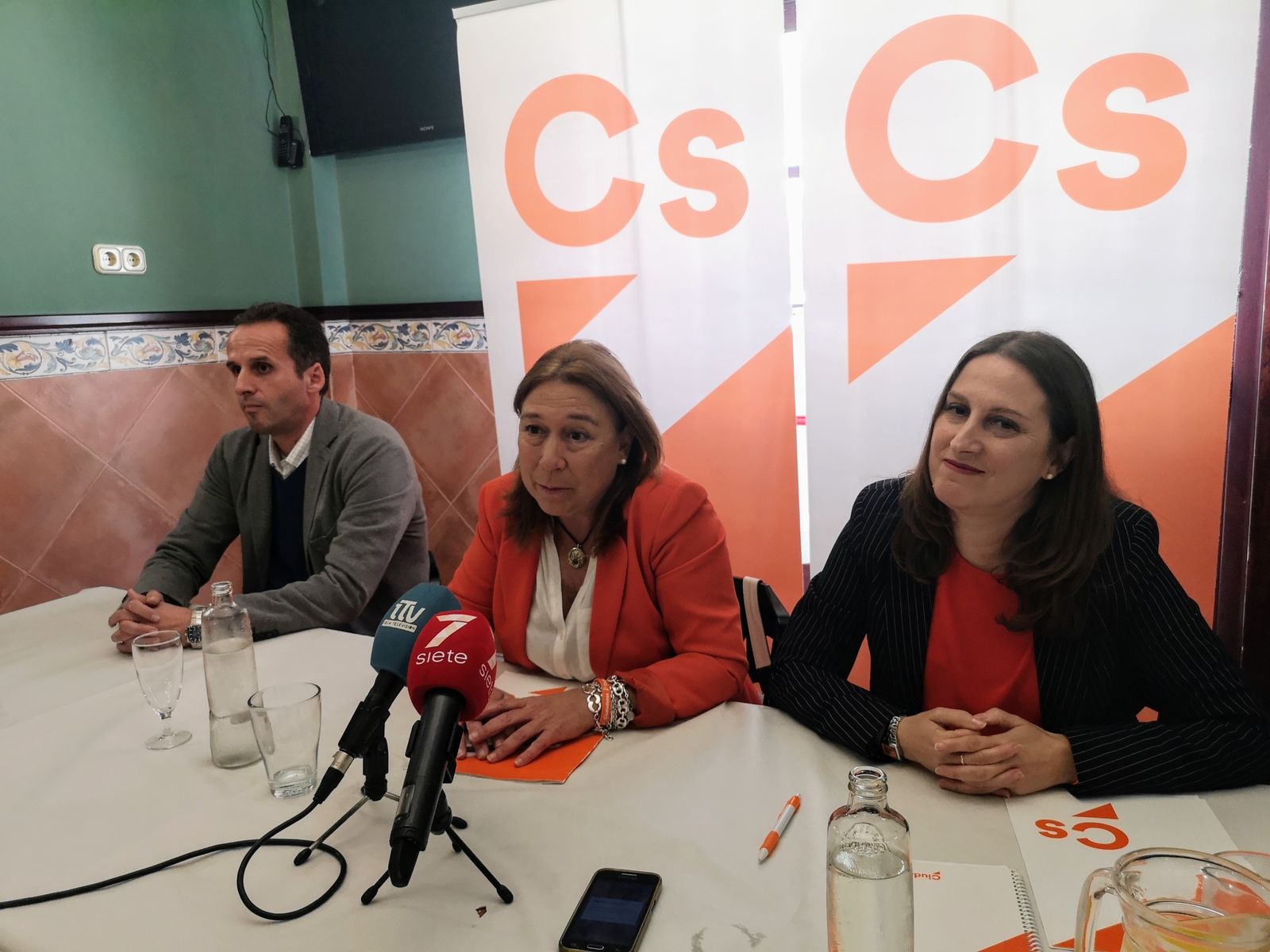 Los concejales de Cs, durante su rueda de prensa.