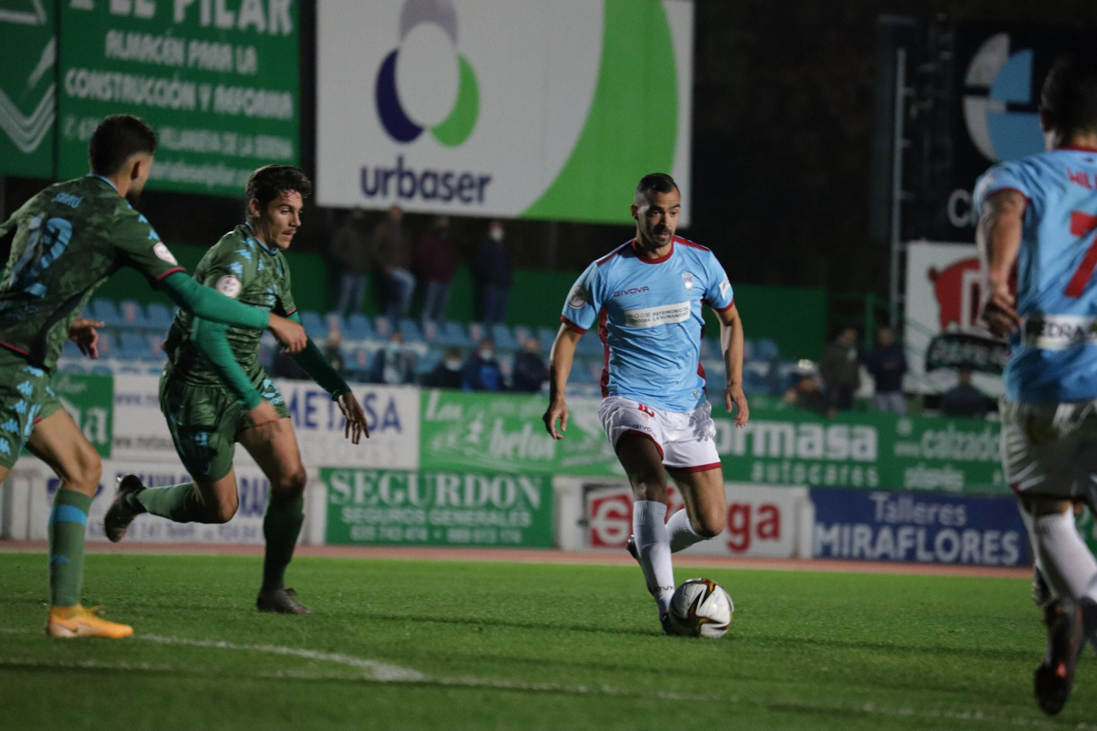 La derrota del Córdoba CF ante el Villanovense, en imágenes