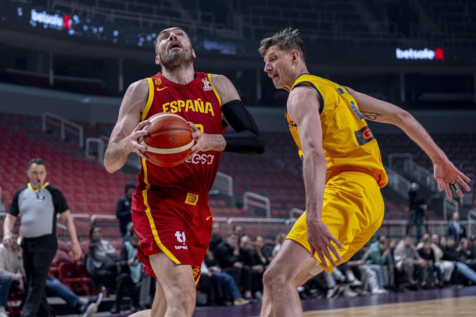 Las mejores fotos del Ucrania-España de baloncesto