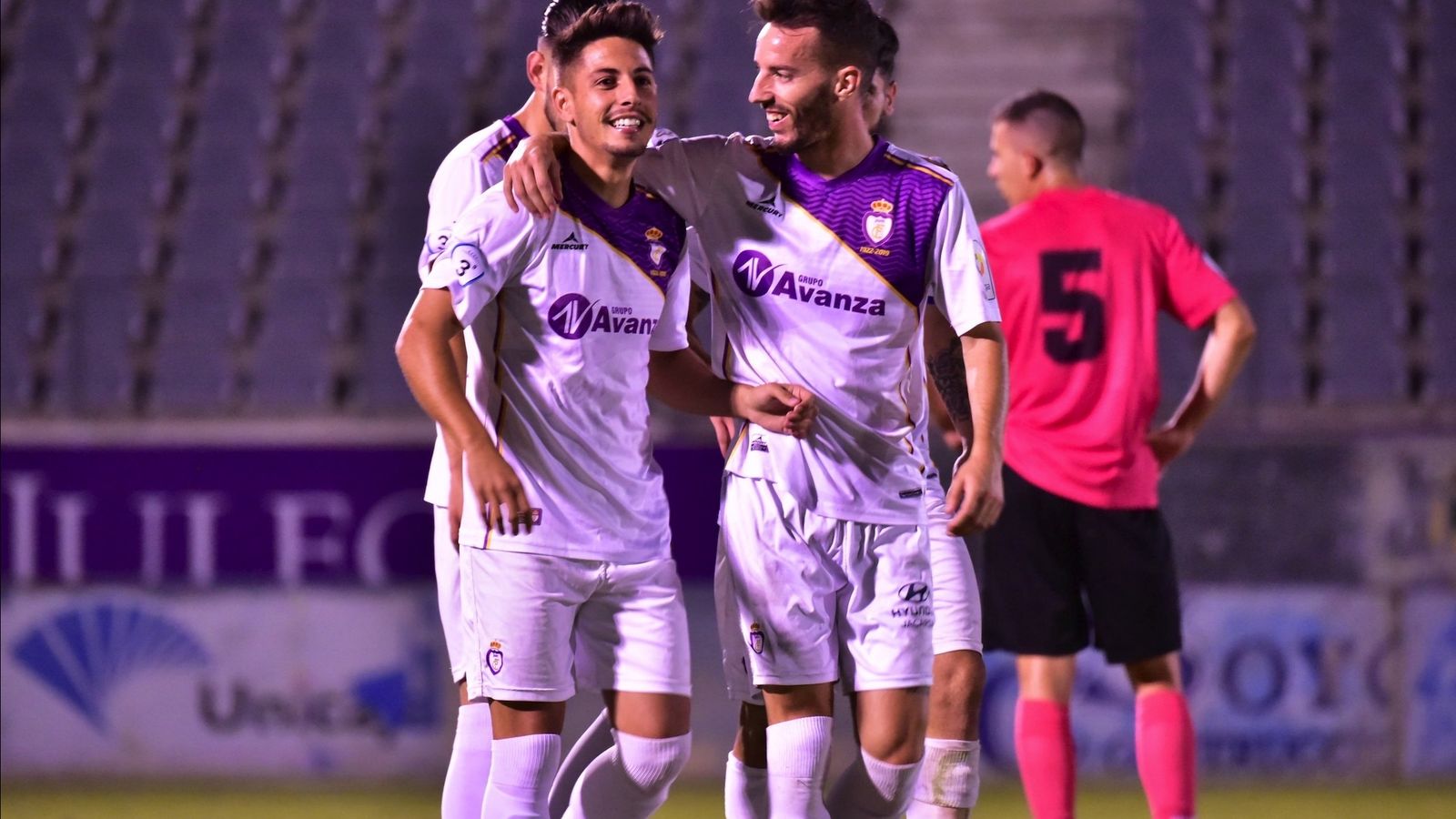 Javilillo junto al también ex del conjunto celeste Ocaña.