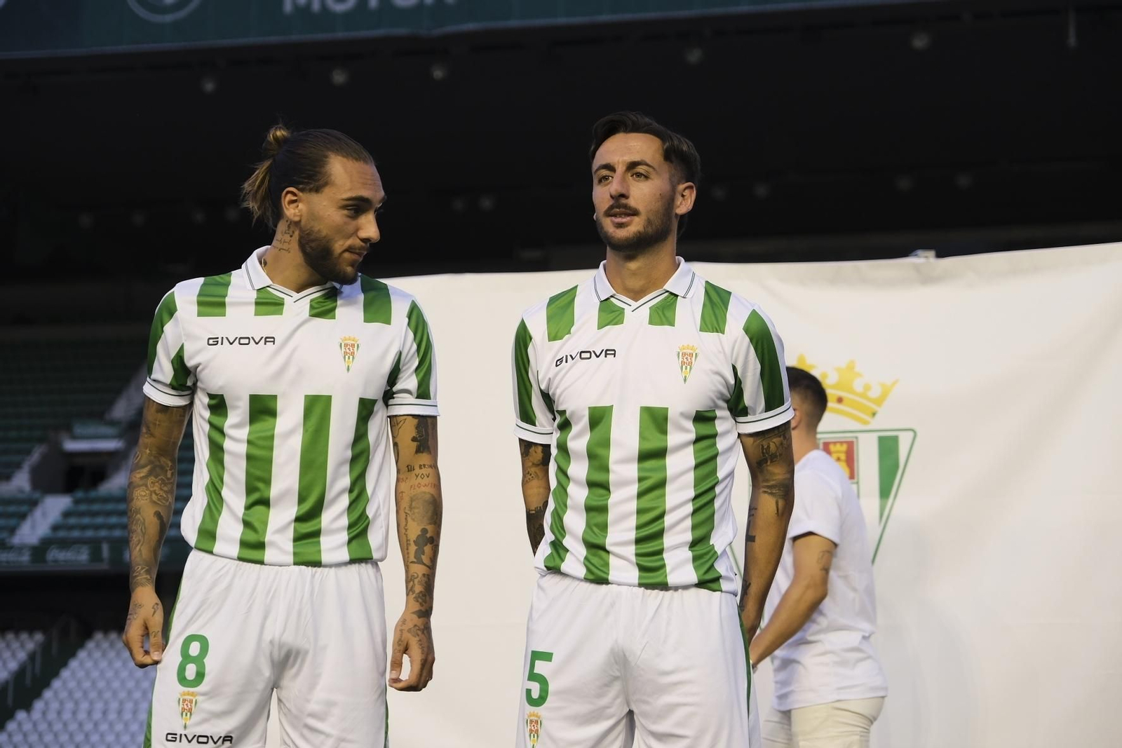 Las mejores fotos de las nuevas camisetas del Córdoba CF Las mejores fotos de las nuevas camisetas del Córdoba CF