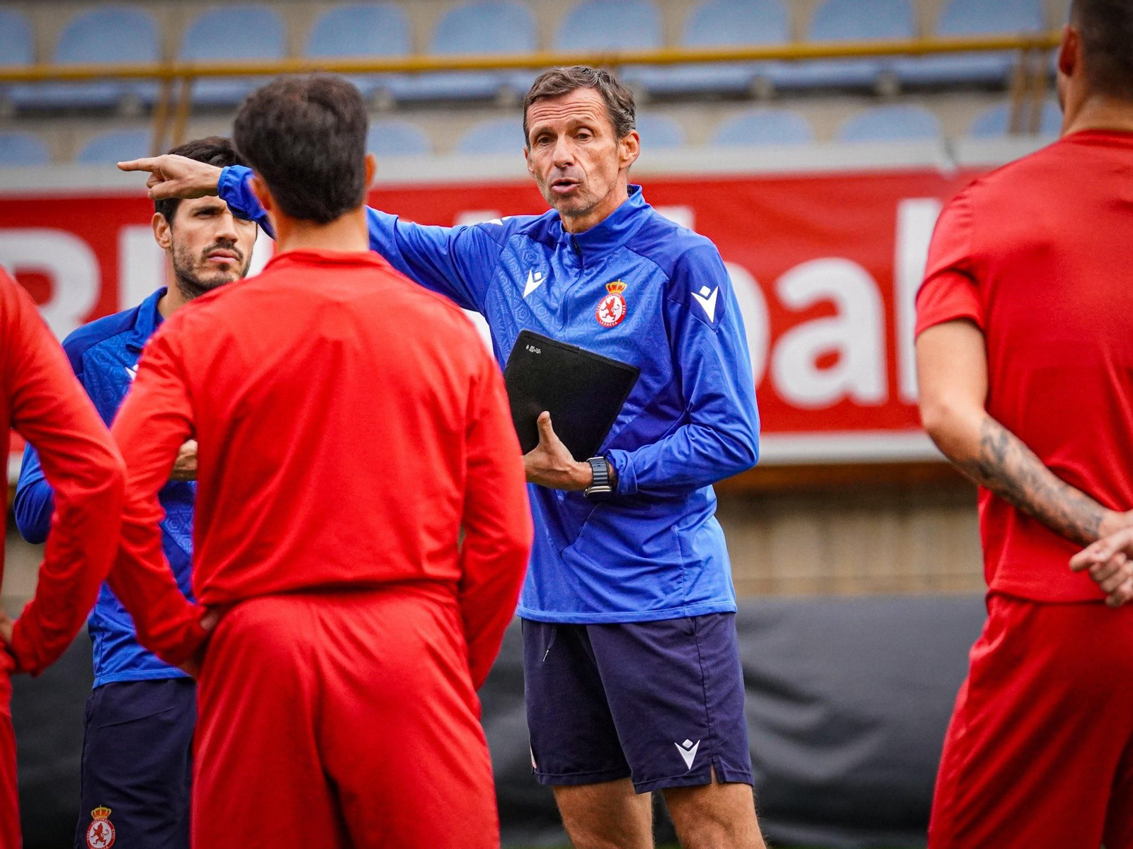 Ziganda en una sesión de la Cultural Leonesa.