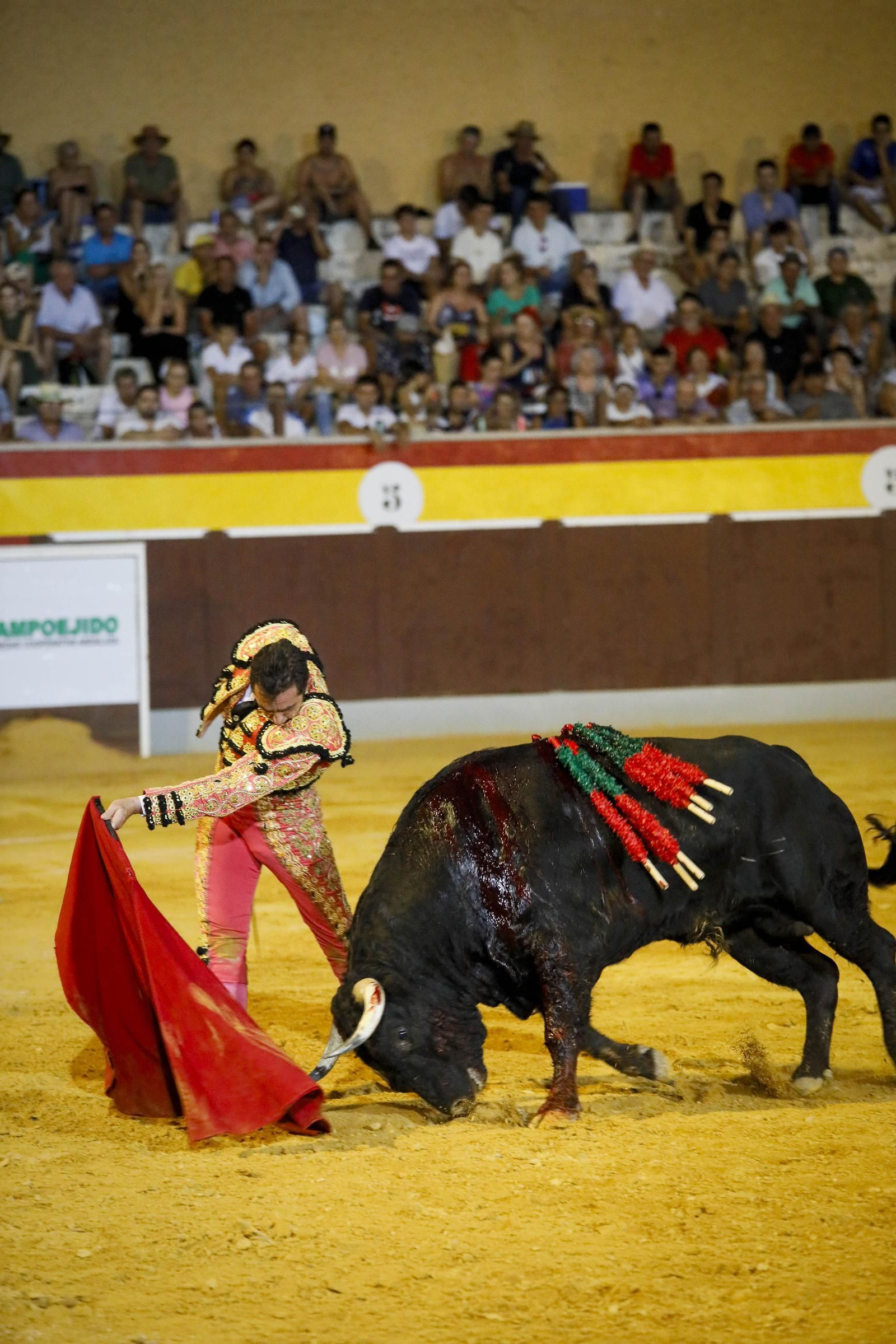 Corrida de toros Berja con un toro indultado, en imágenes