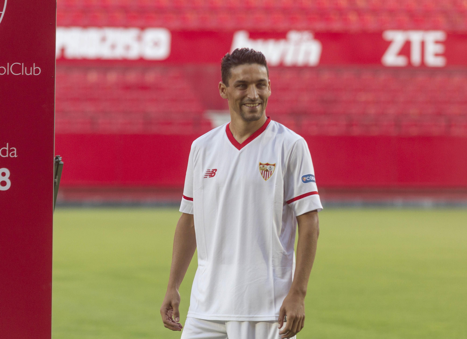 La presentación de Jesús Navas, en imágenes