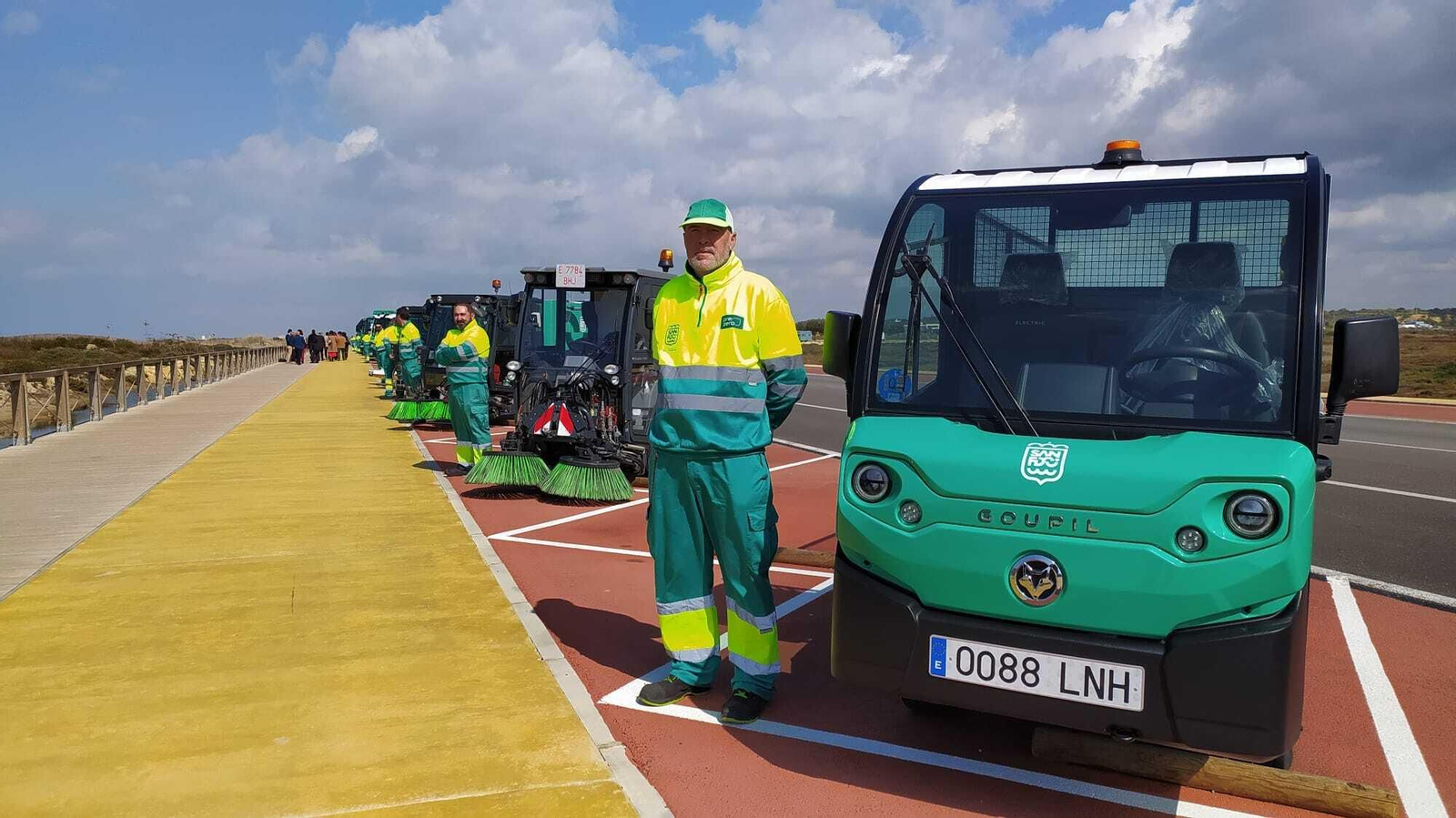 Presentada la nueva flota de vehículos de los servicios de limpieza en San Fernando