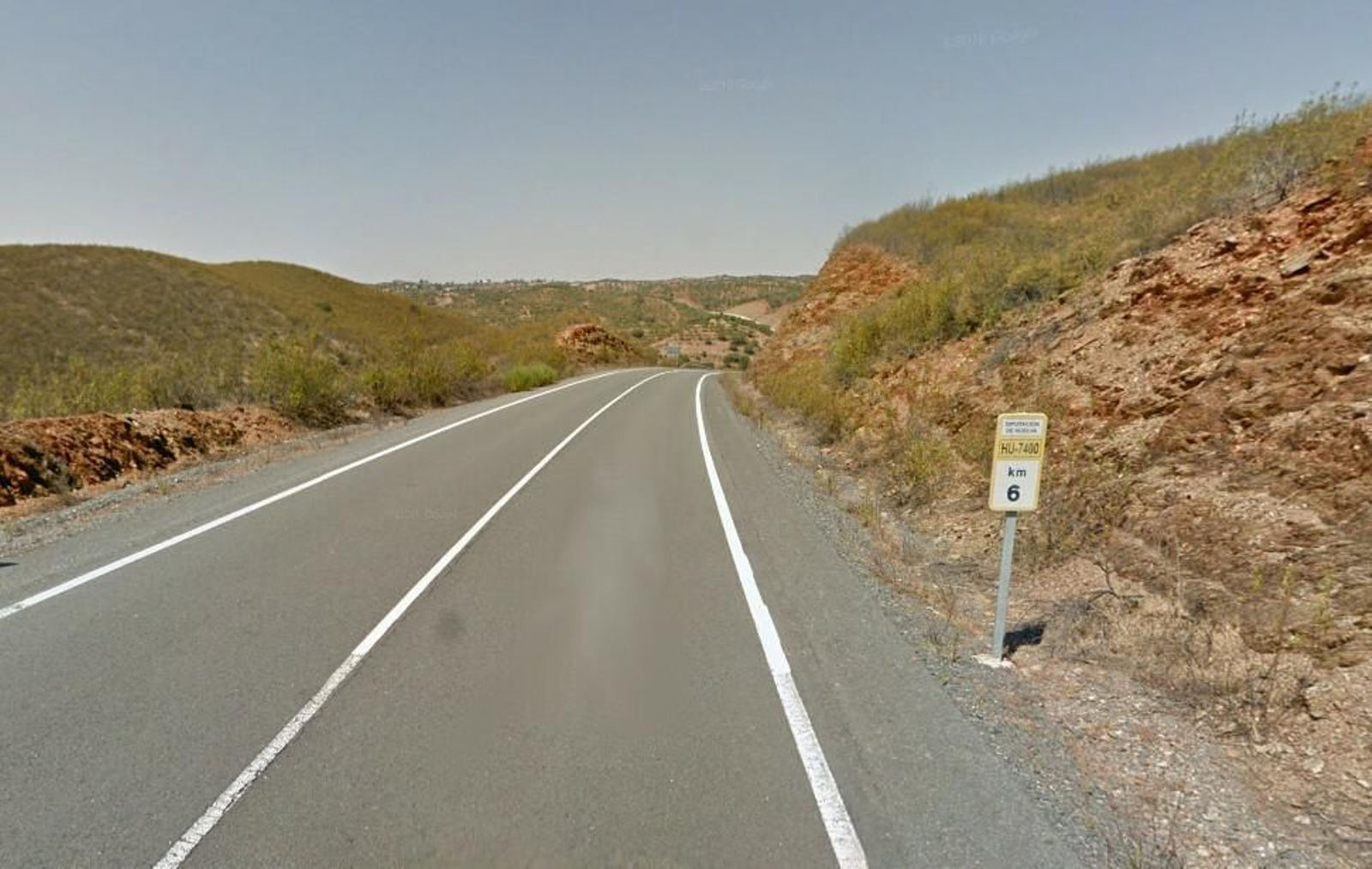La carretera donde se ha producido el siniestro vial, en Paymogo.
