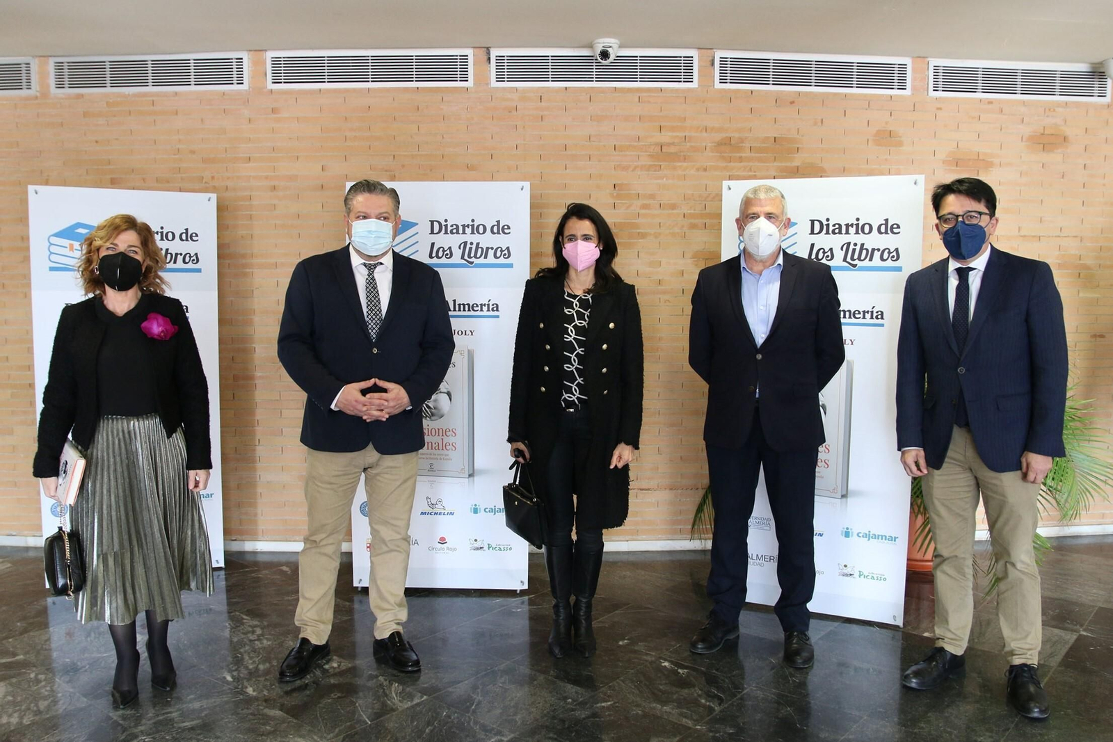 Fotogalería Diario de los Libros, con Marta Robles y su obra 'Pasiones carnales'