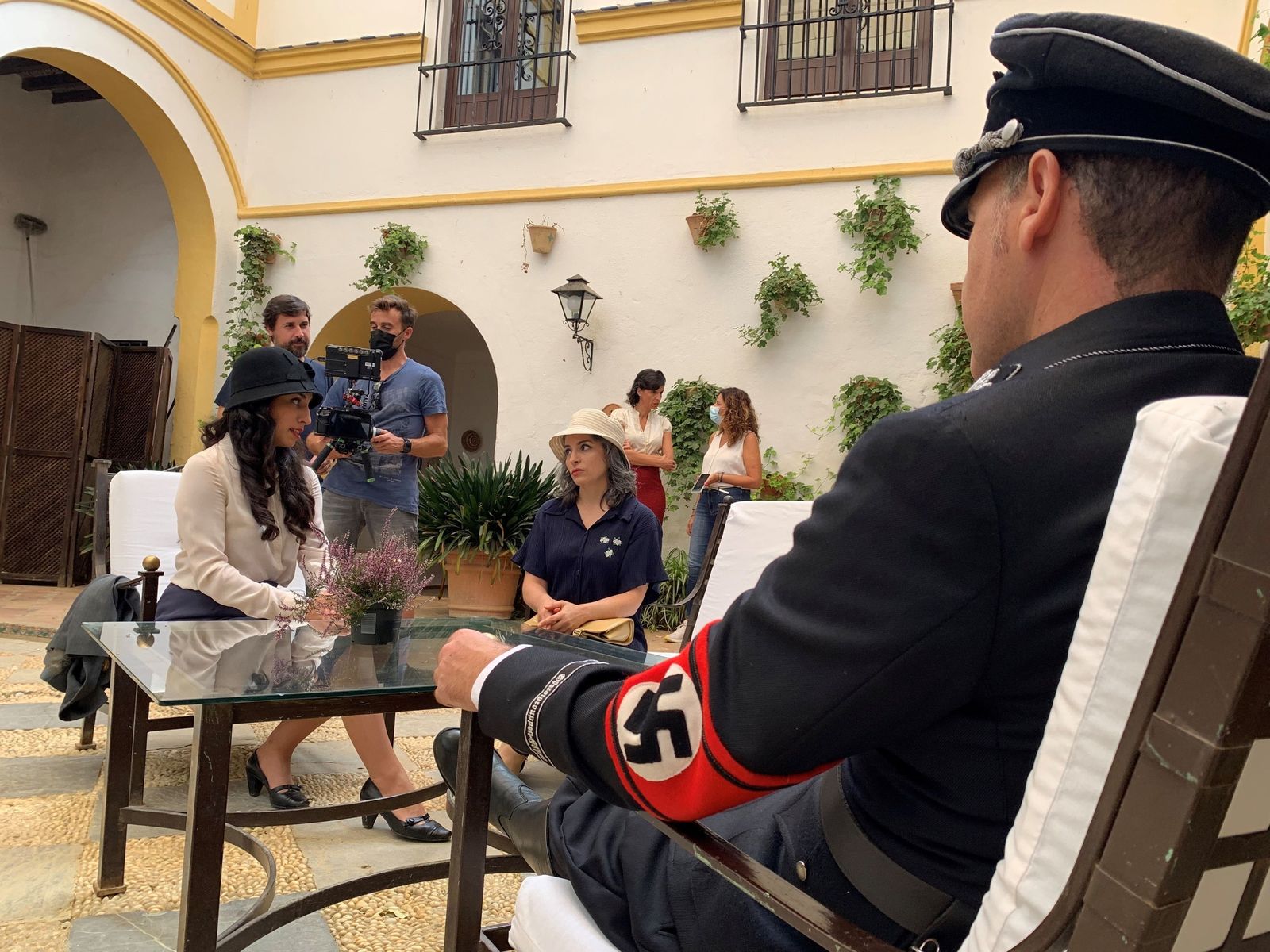 Un momento del rodaje de 'Queen of Hearts', en un cortijo del término municipal de Gerena.
