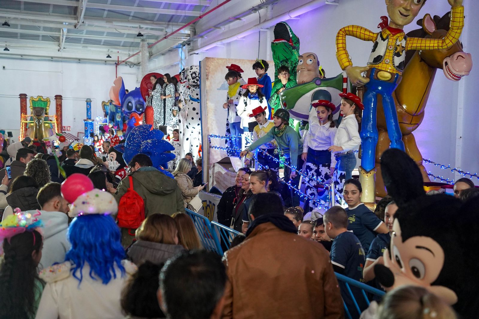 La especial cabalgata de los Reyes Magos en la Nave Ejidomar de El Ejido, en imágenes