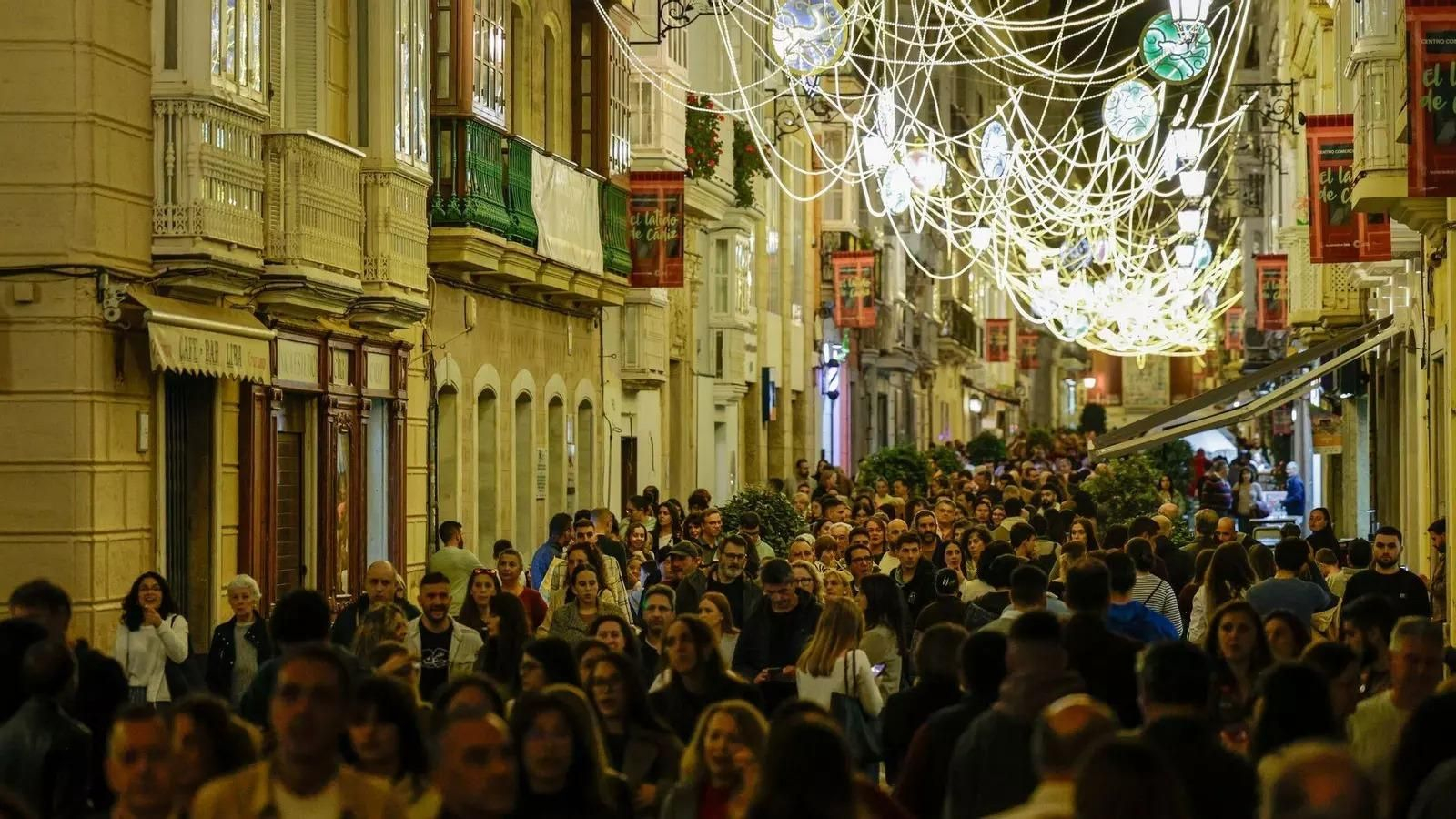 La calle Ancha, una de las más comerciales de Cádiz, repleta de gente la pasada Navidad.