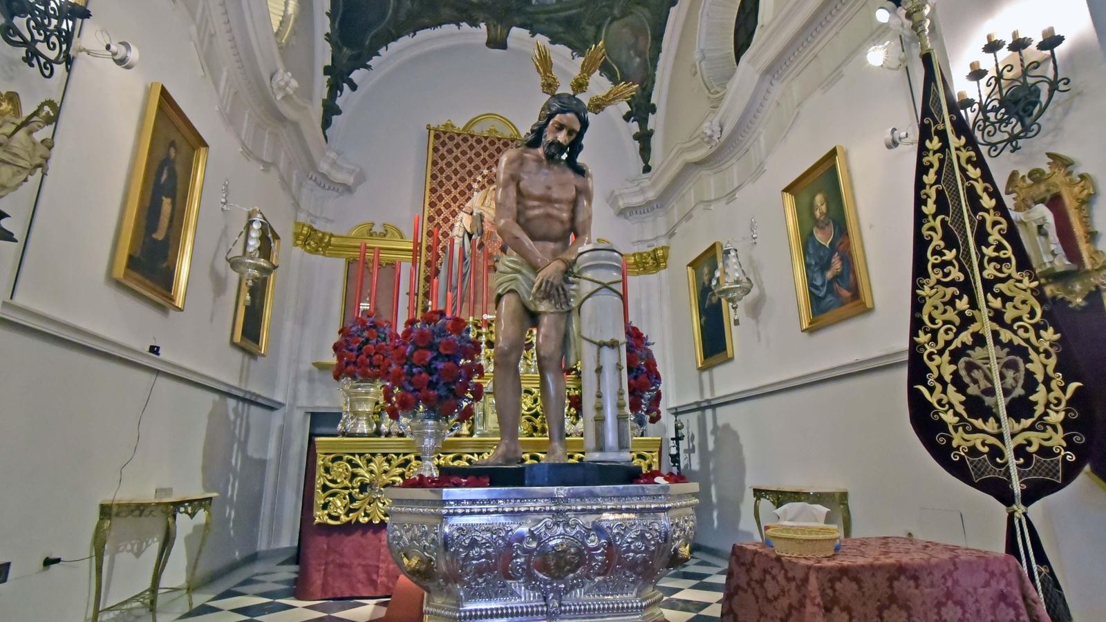 Besapiés en la Capilla de Europa.